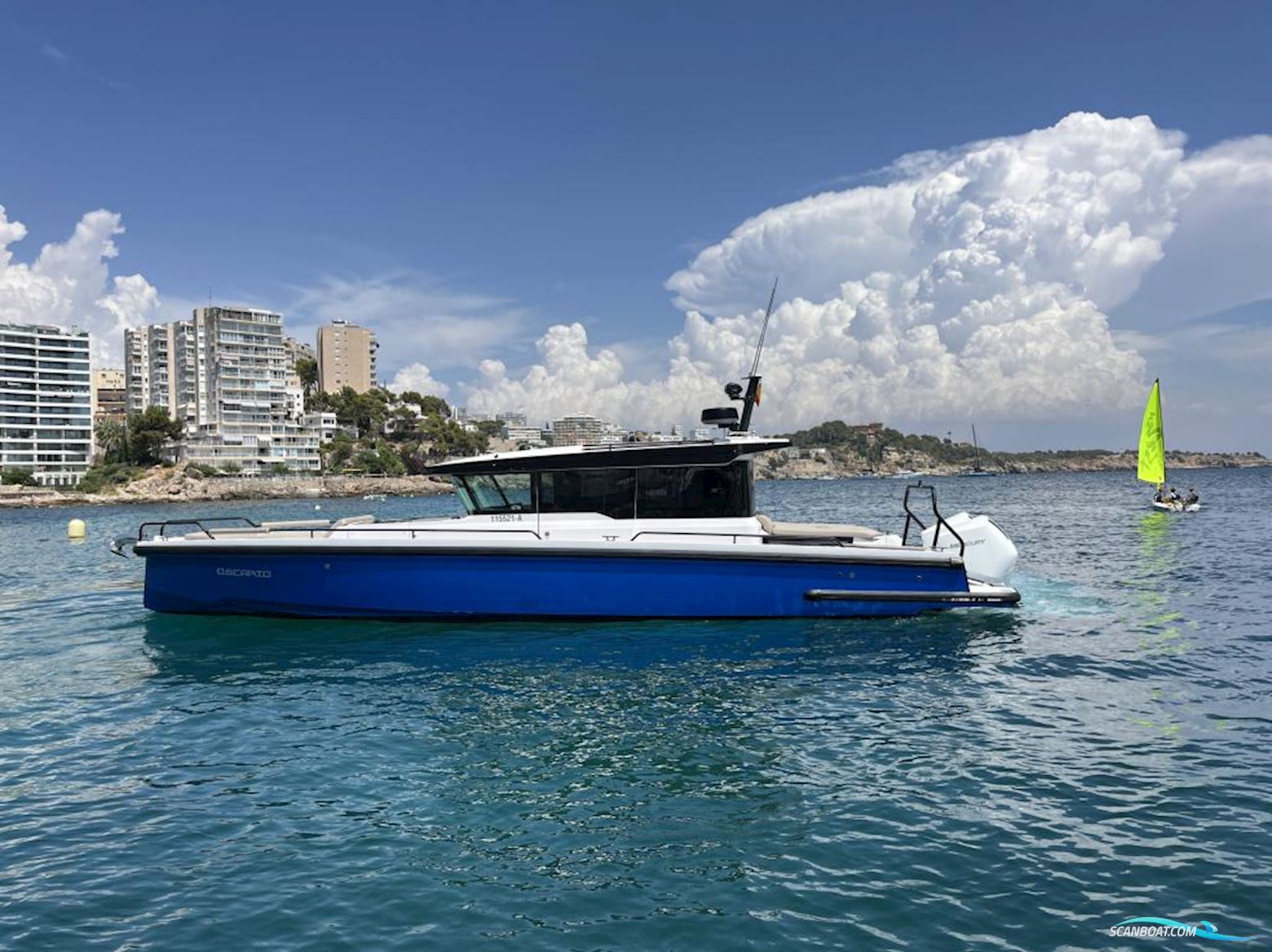 Axopar 37 XC Cross Cabin