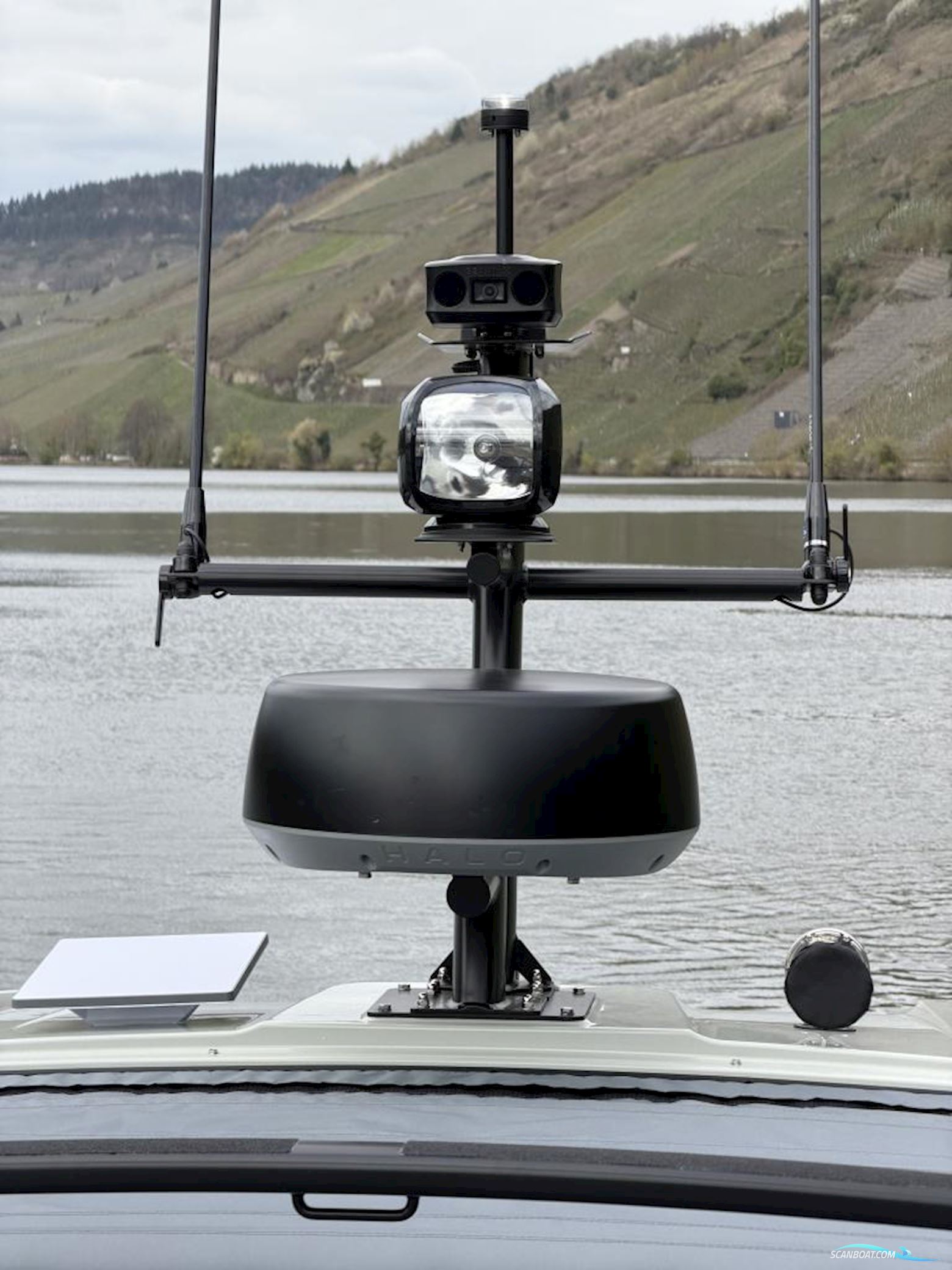 AXOPAR 37 XC Cross Cabin