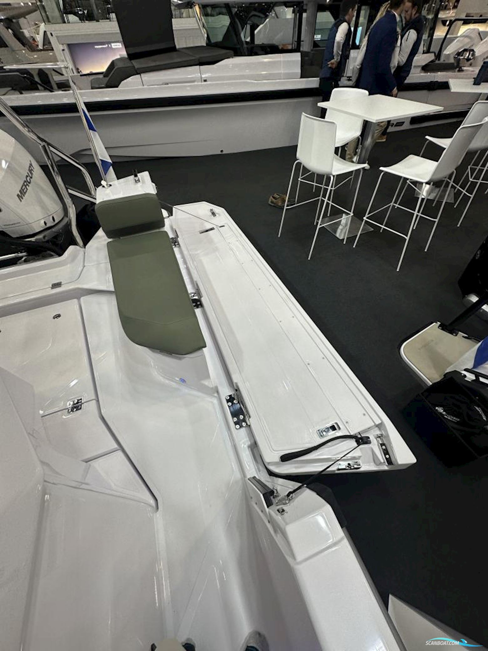 Axopar 38 Cross Cabin