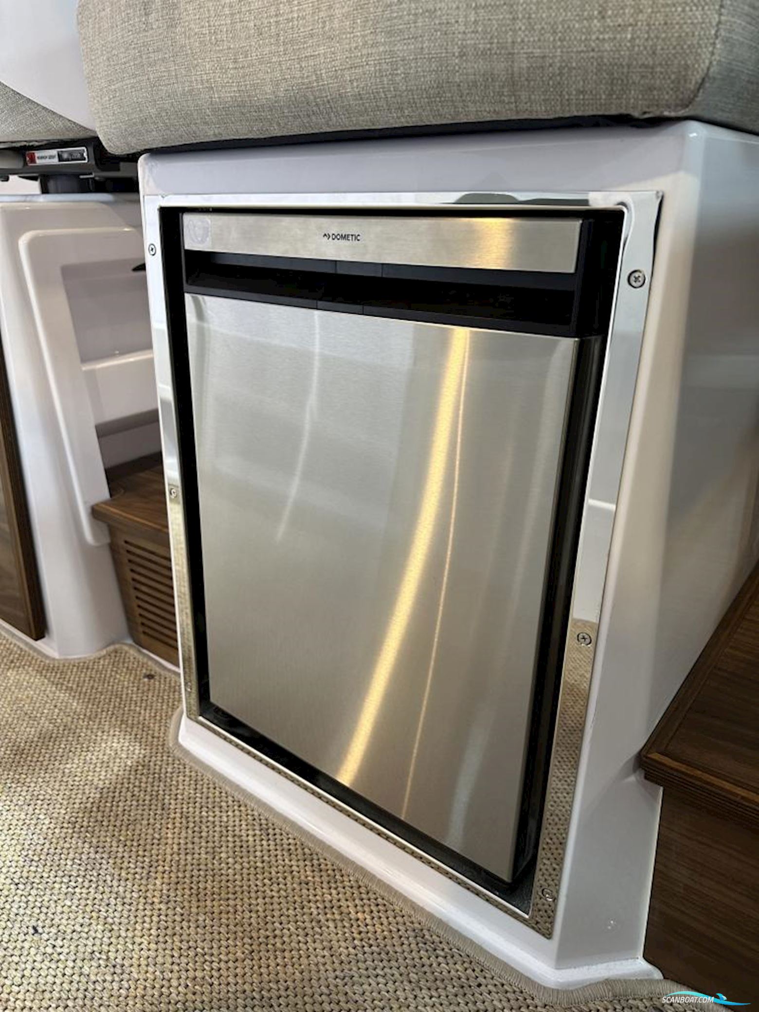 Axopar 38 Cross Cabin