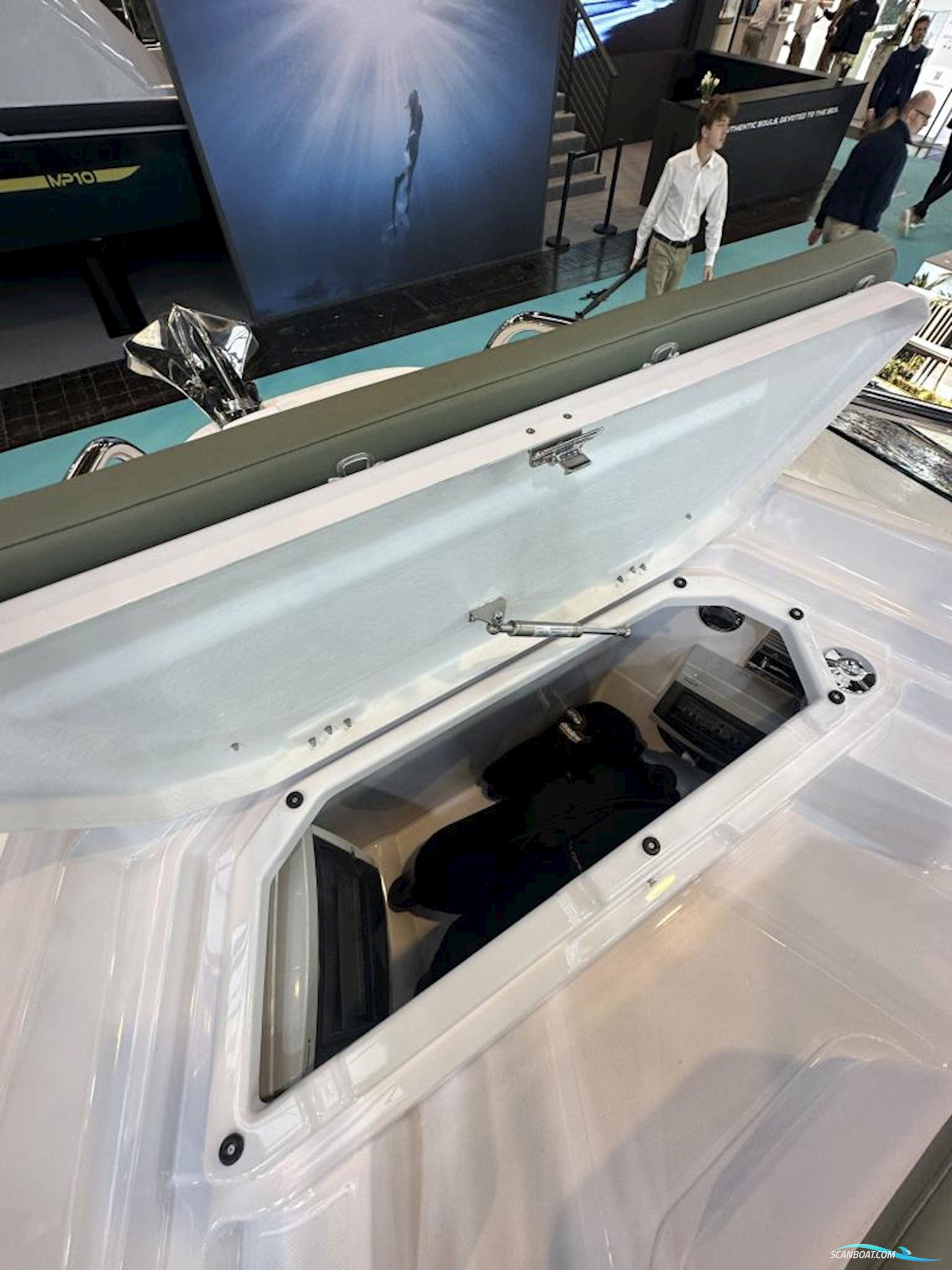 Axopar 38 Cross Cabin