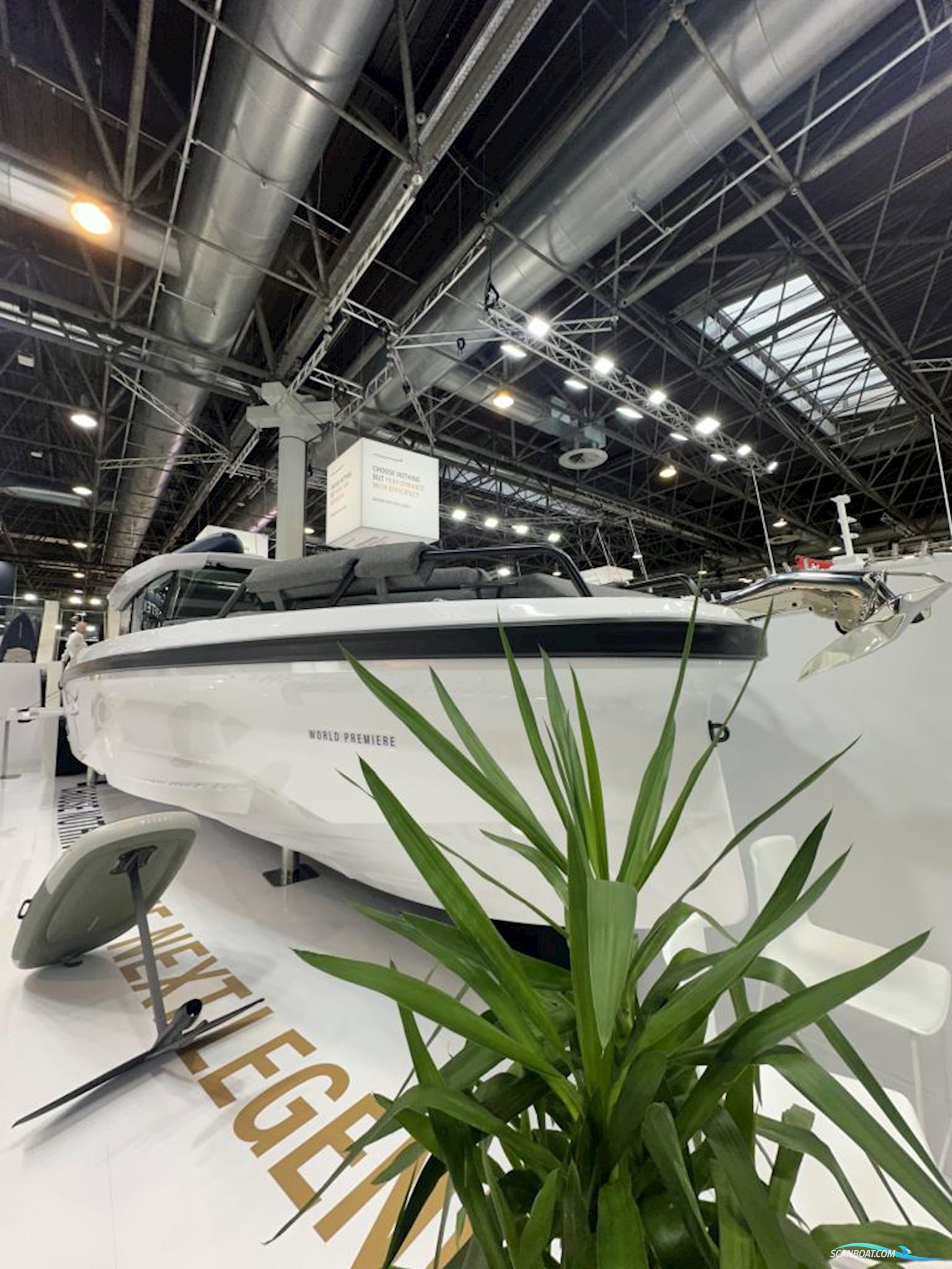 Axopar 38 XC Cross Cabin