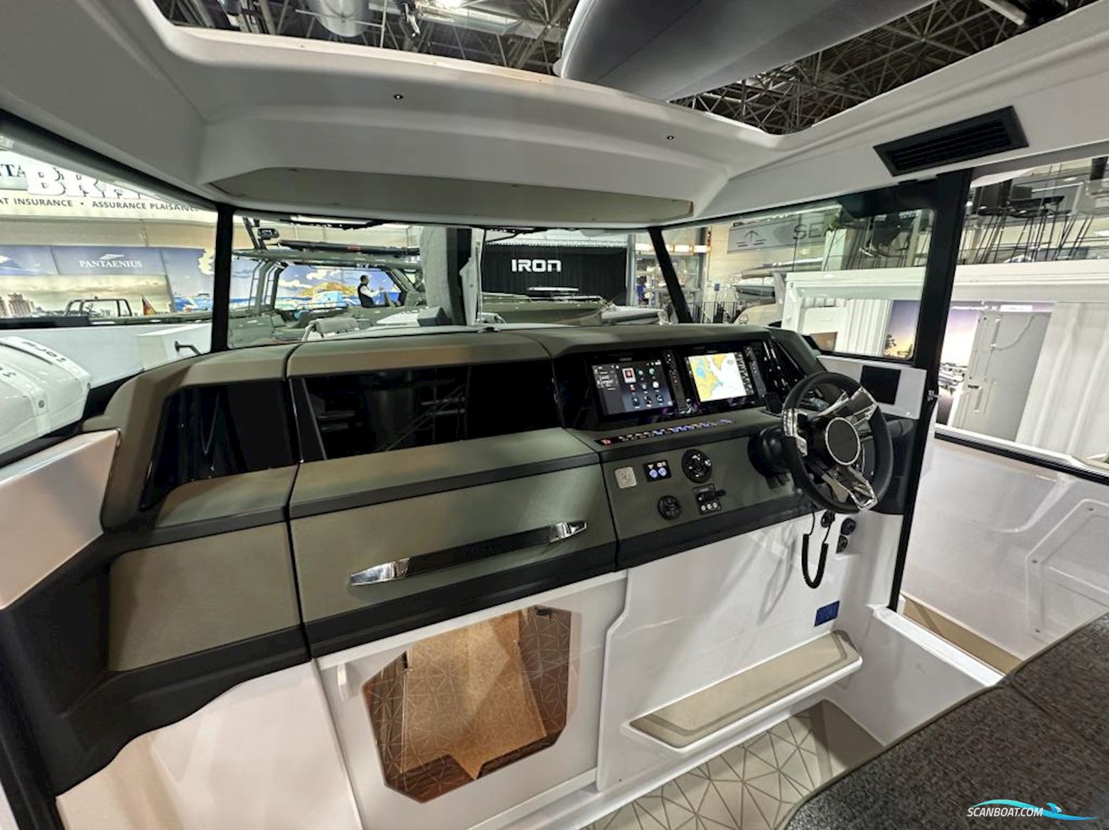 Axopar 38 XC Cross Cabin