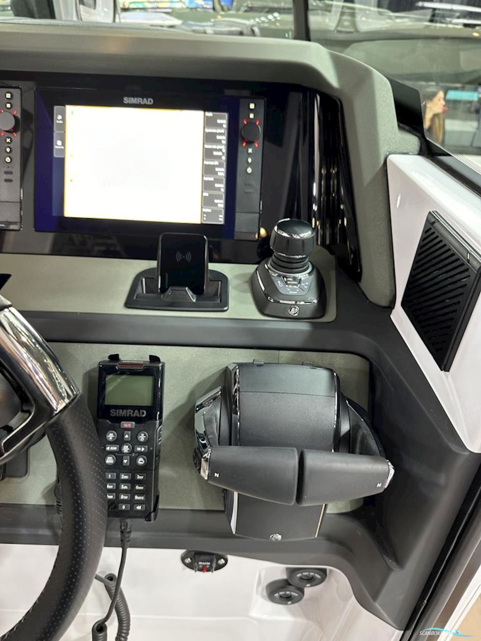 Axopar 38 XC Cross Cabin
