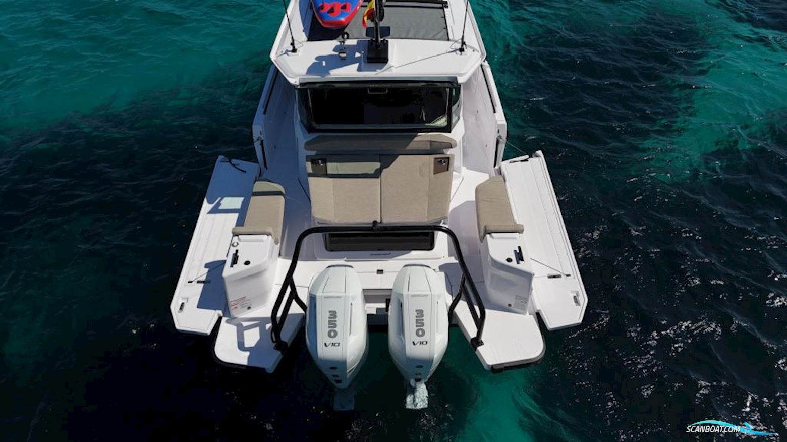 AXOPAR 38 XC Cross Cabin