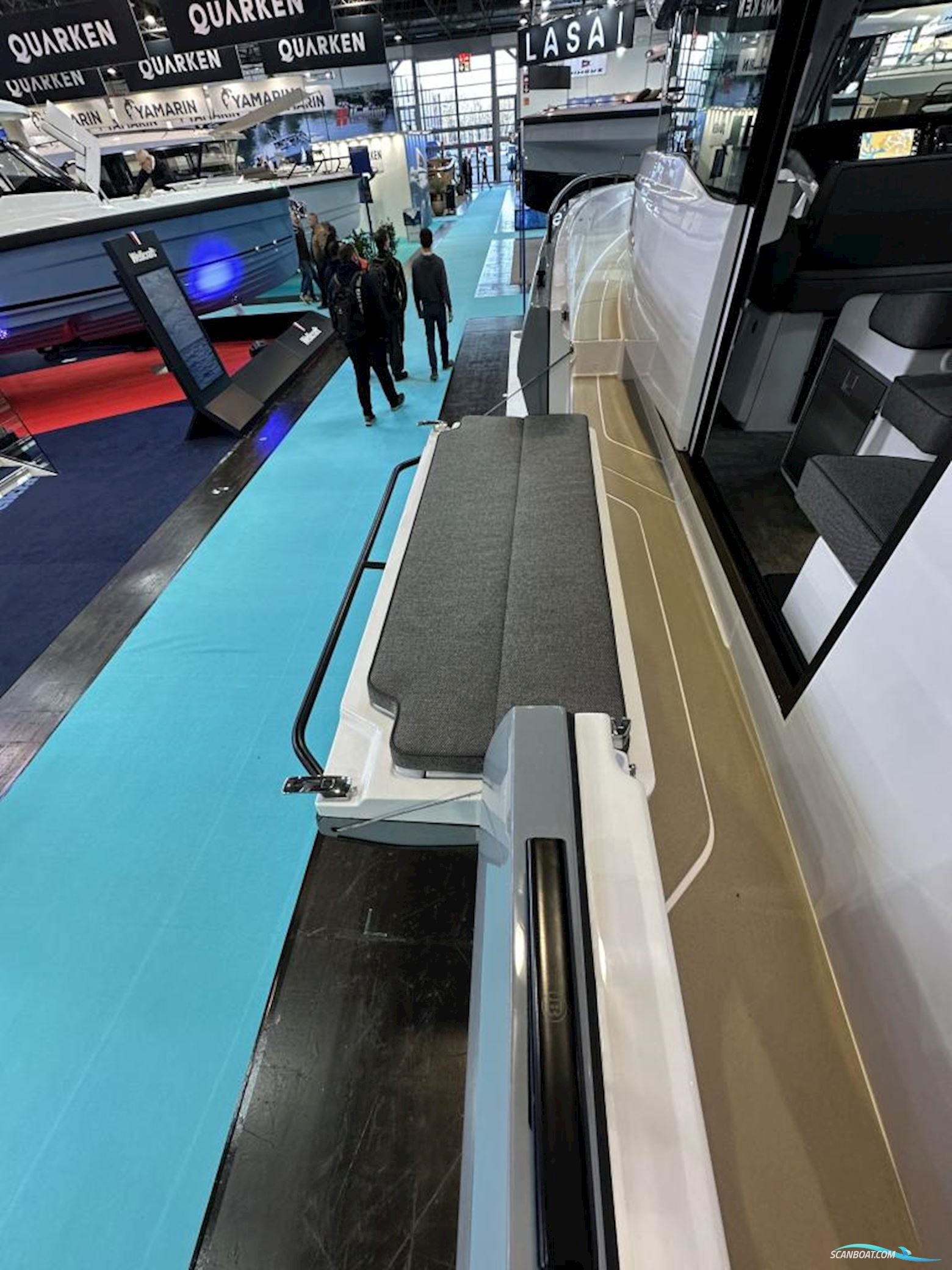 Axopar 45 Cross Cabin - Reserviert