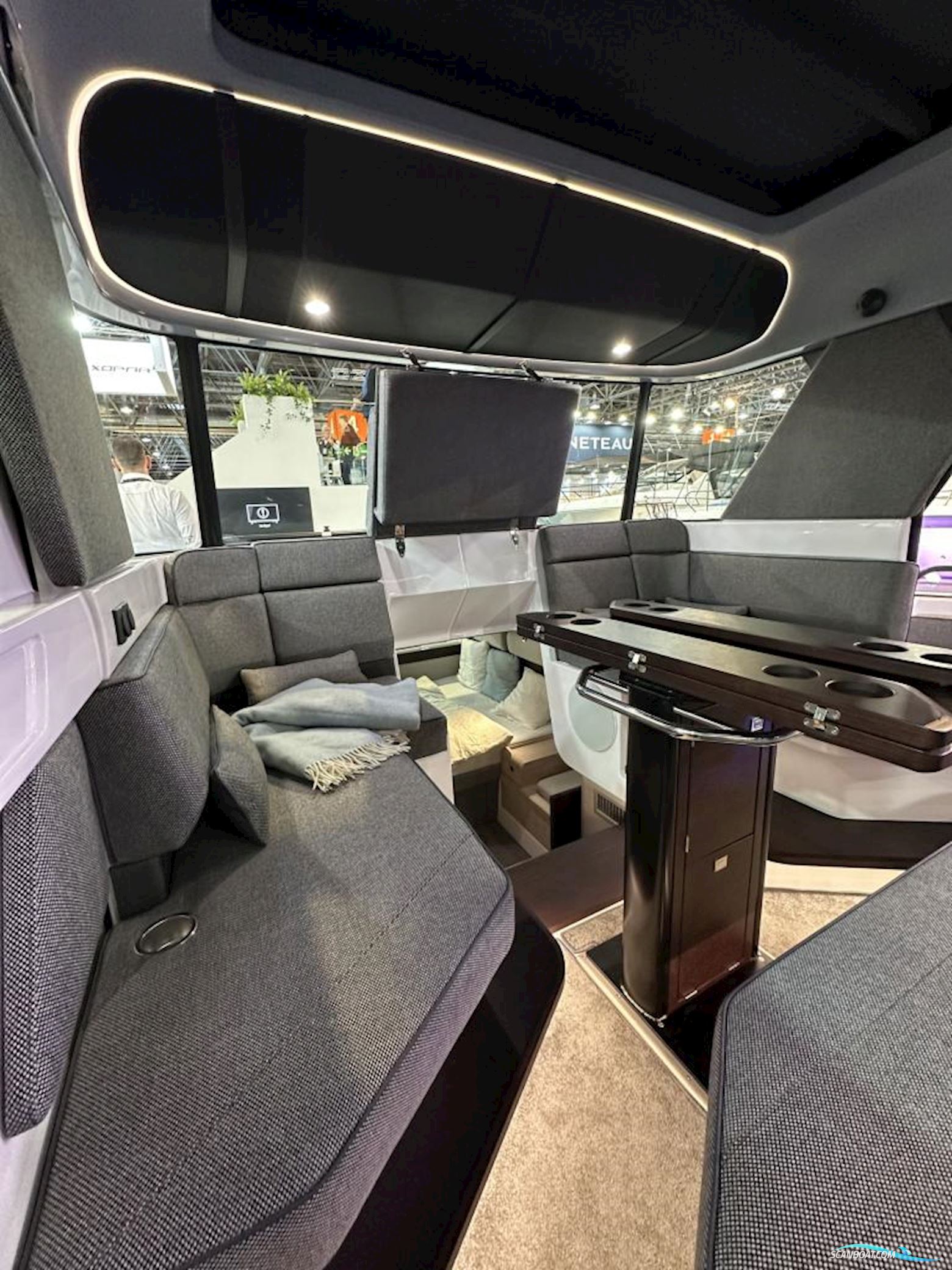 Axopar 45 Cross Cabin - Reserviert