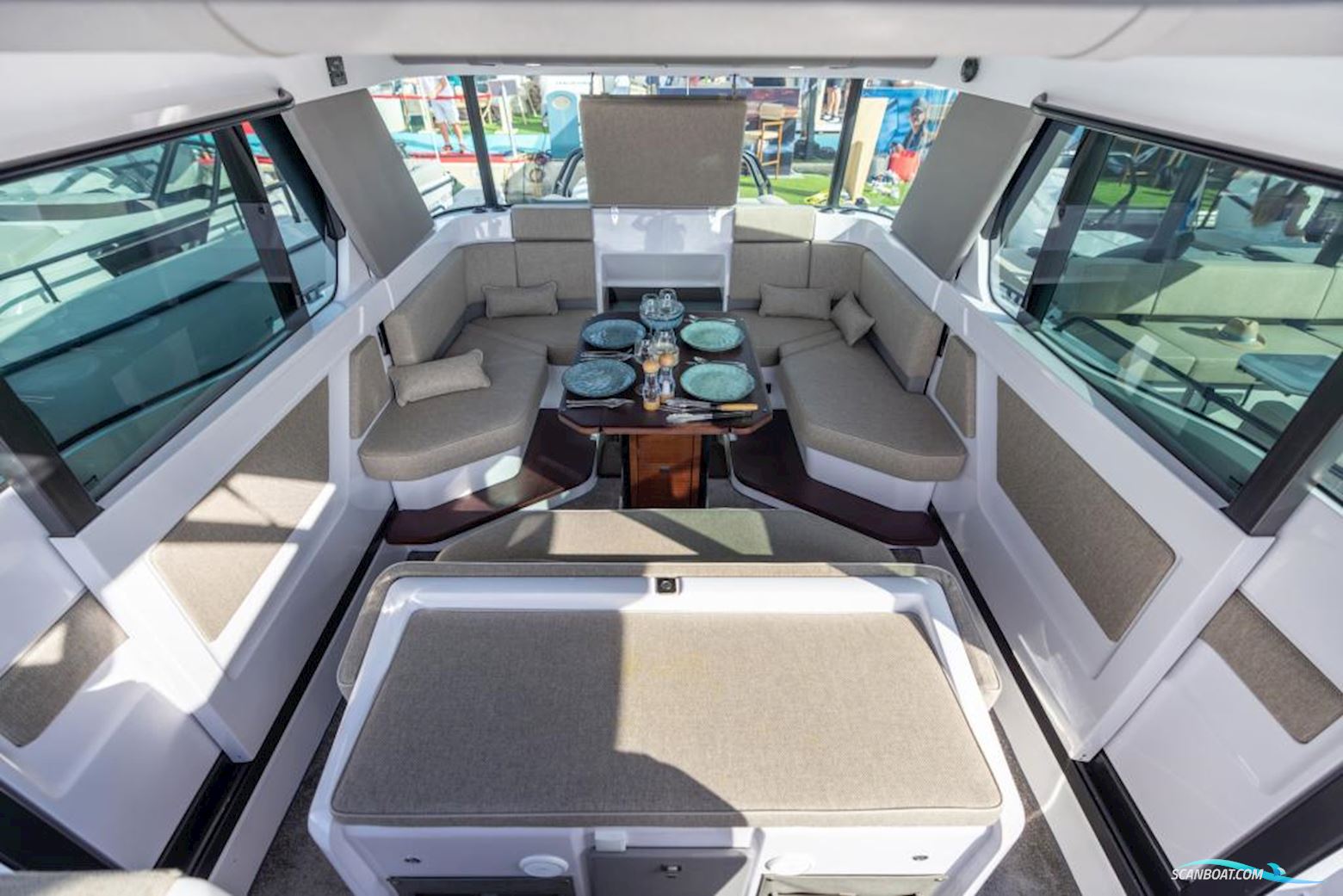 AXOPAR 45 Cross Cabin