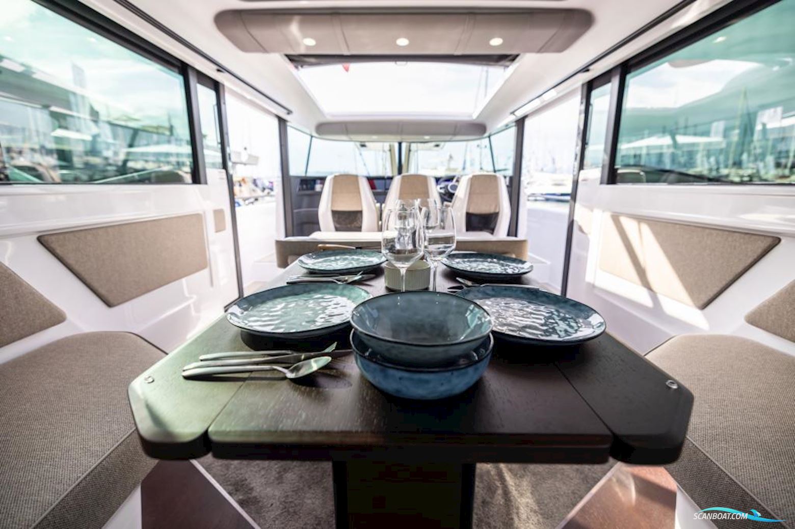 AXOPAR 45 Cross Cabin