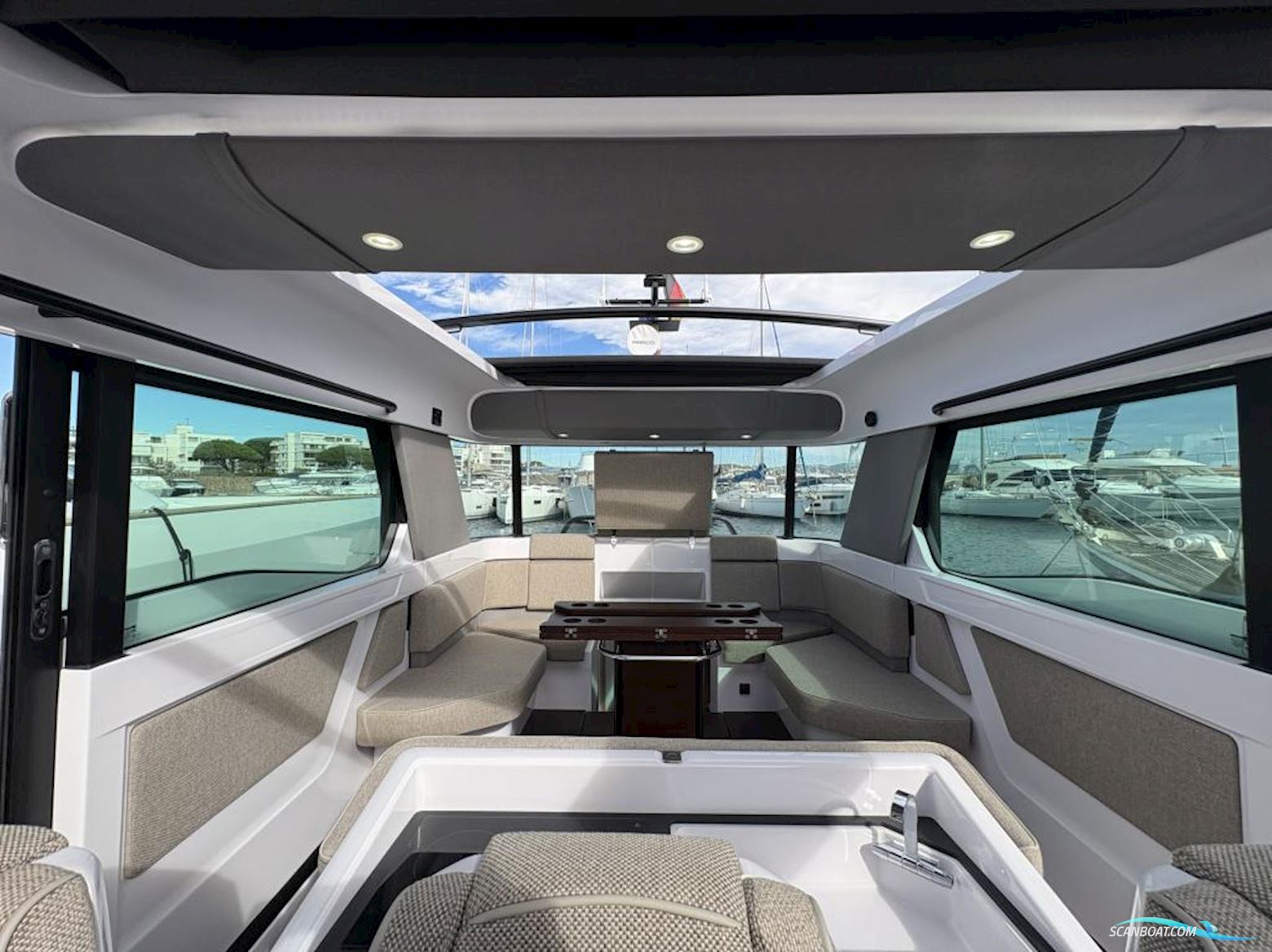 Axopar 45 Cross Cabin