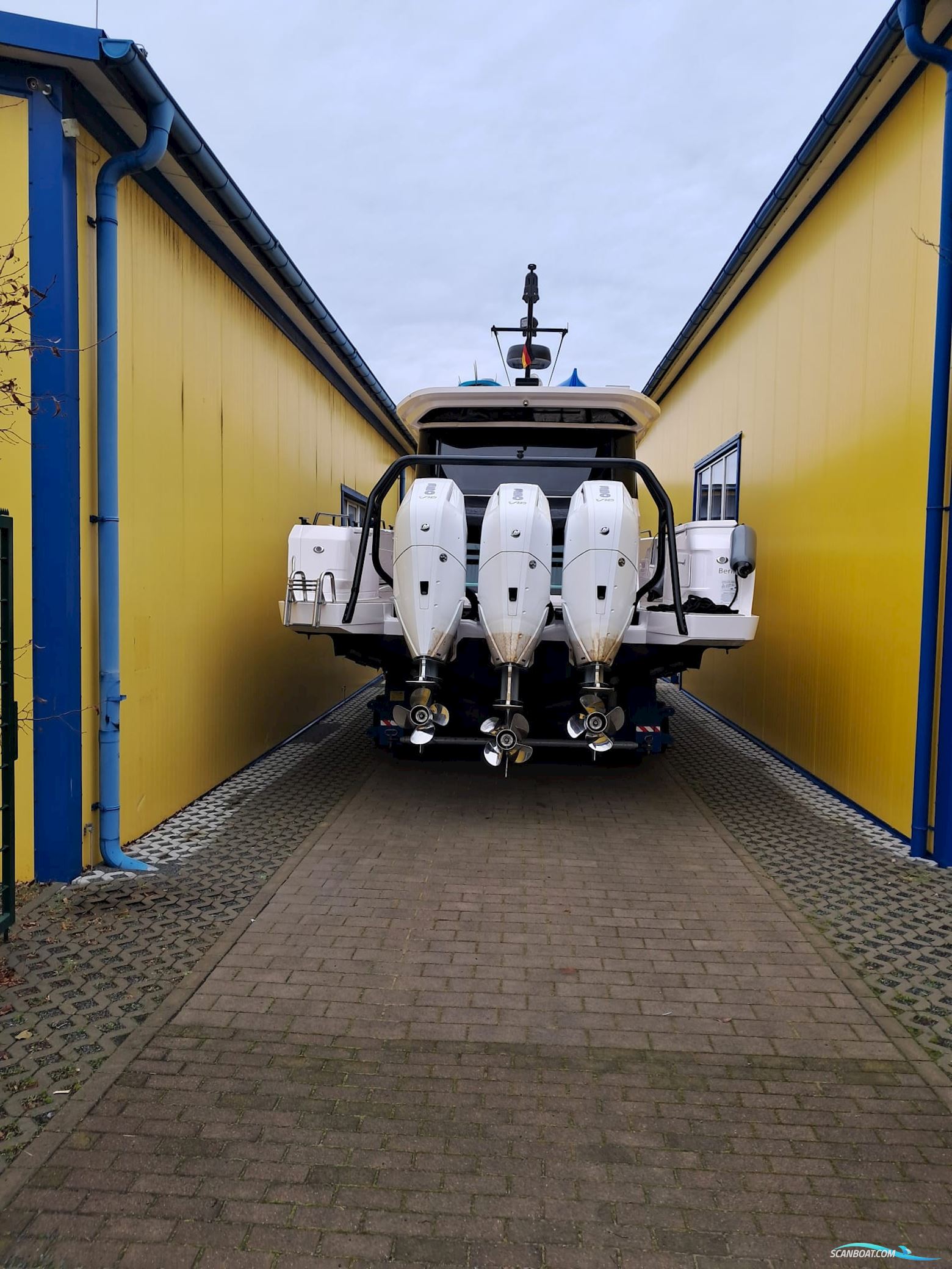 AXOPAR 45 Cross Cabin