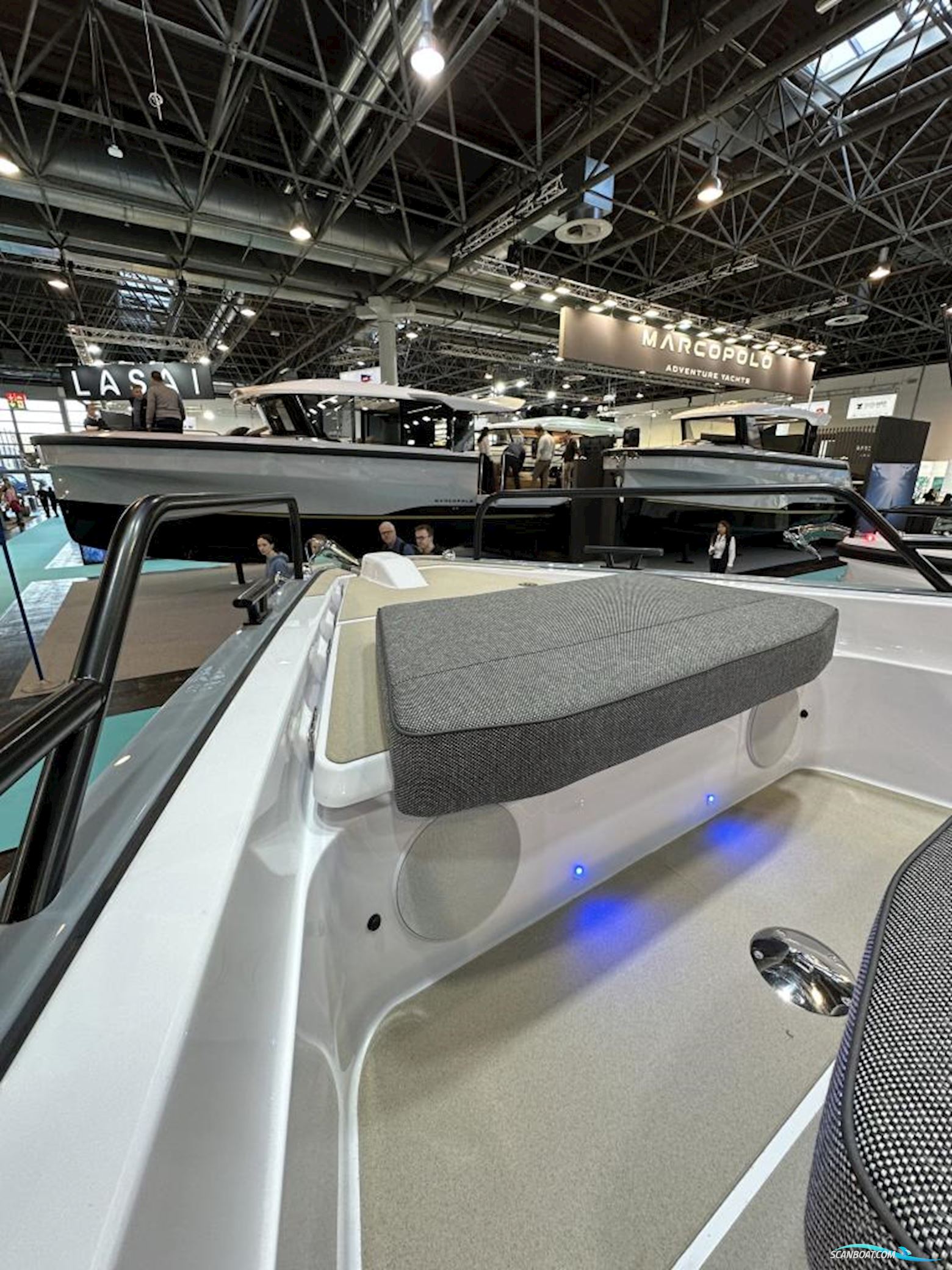 Axopar 45 Cross Cabin