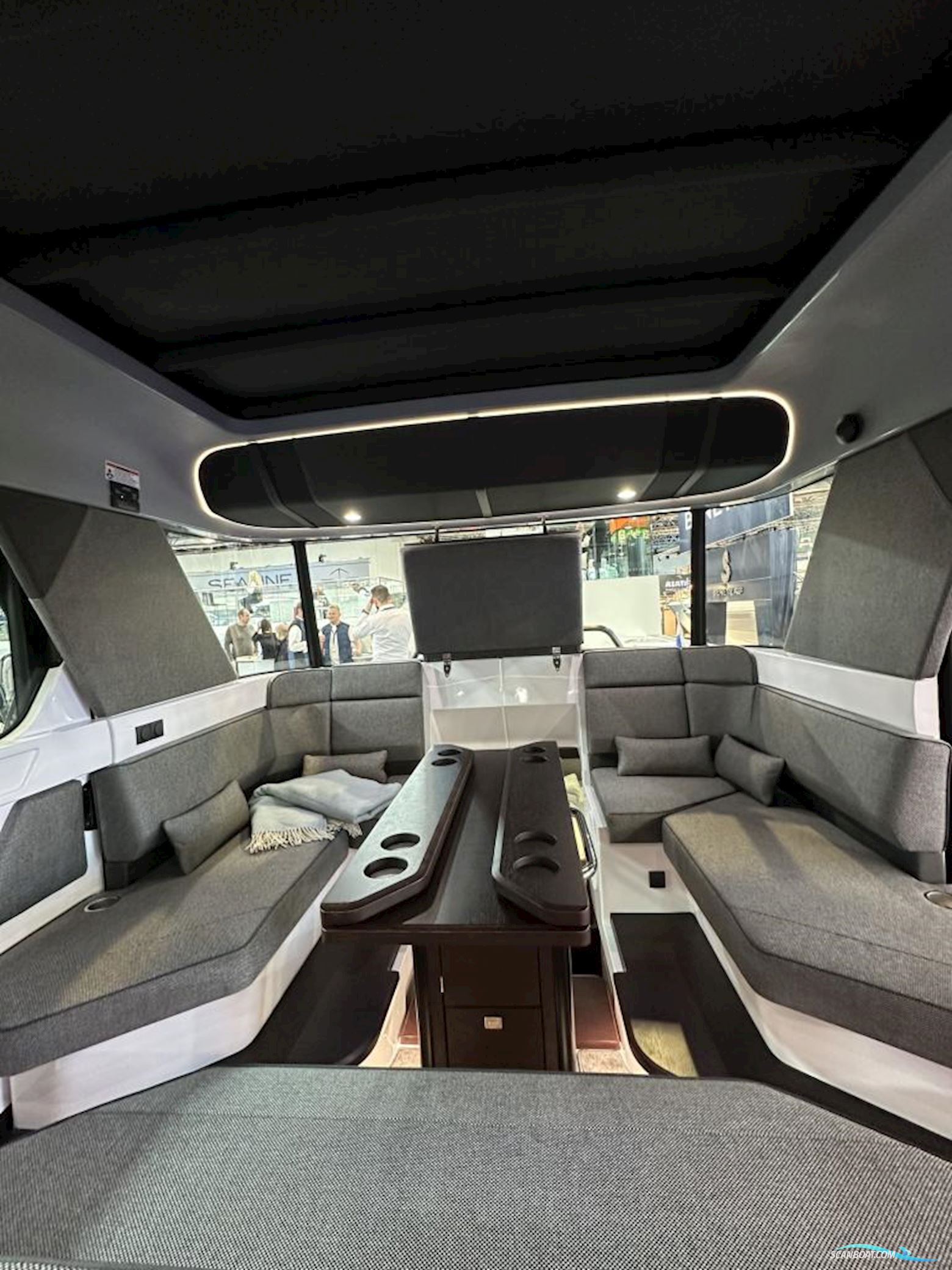 Axopar 45 Cross Cabin