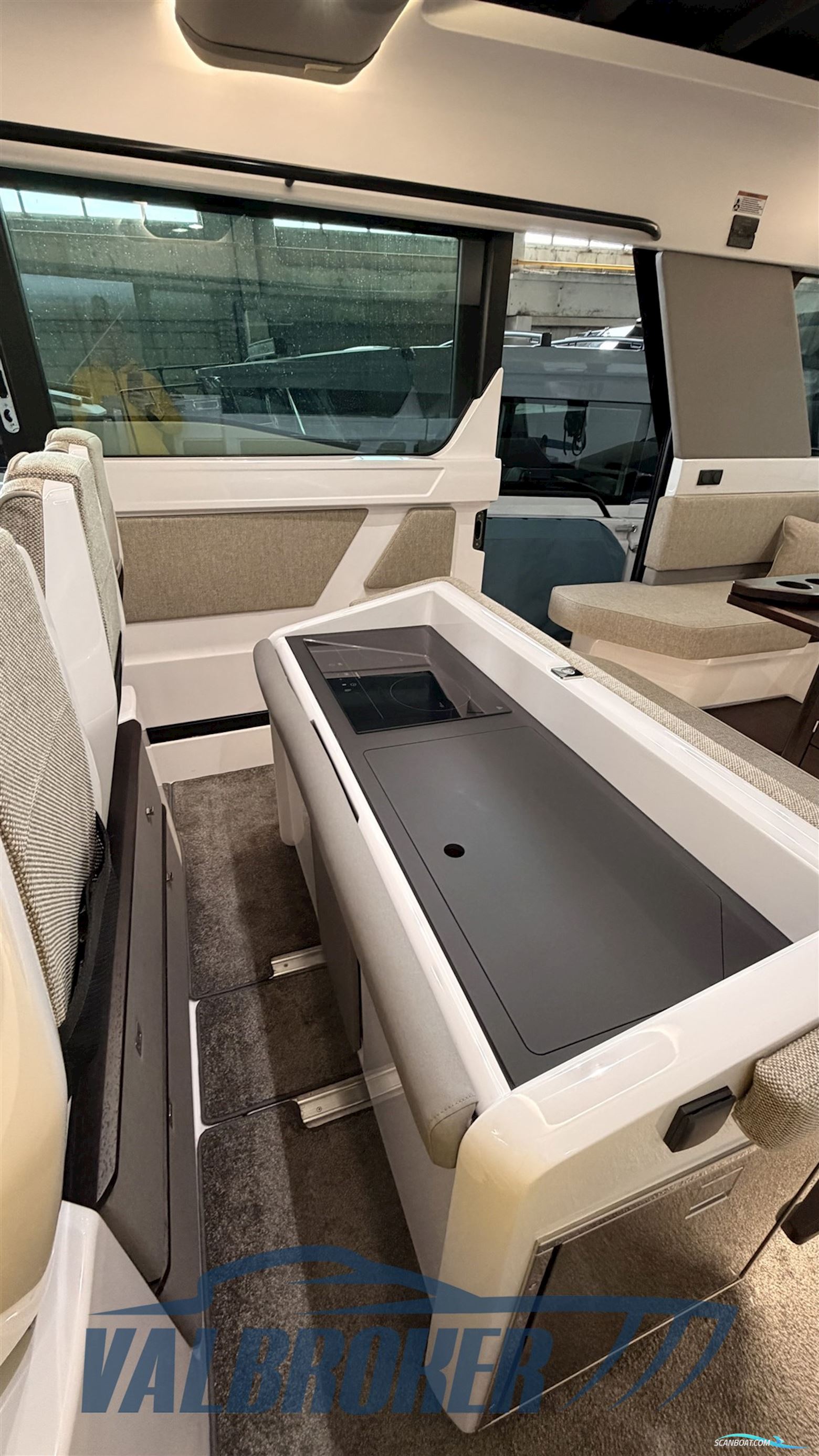 Axopar 45 Cross Cabin