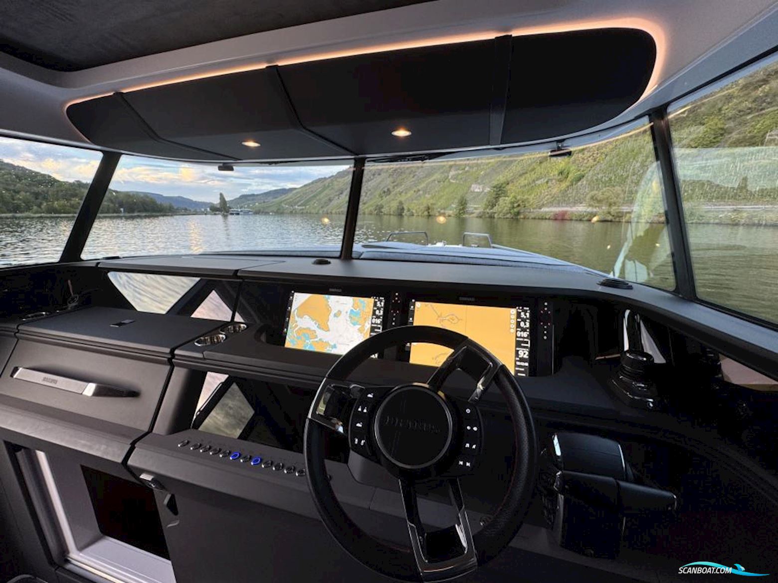 Axopar 45 XC Cross Cabin