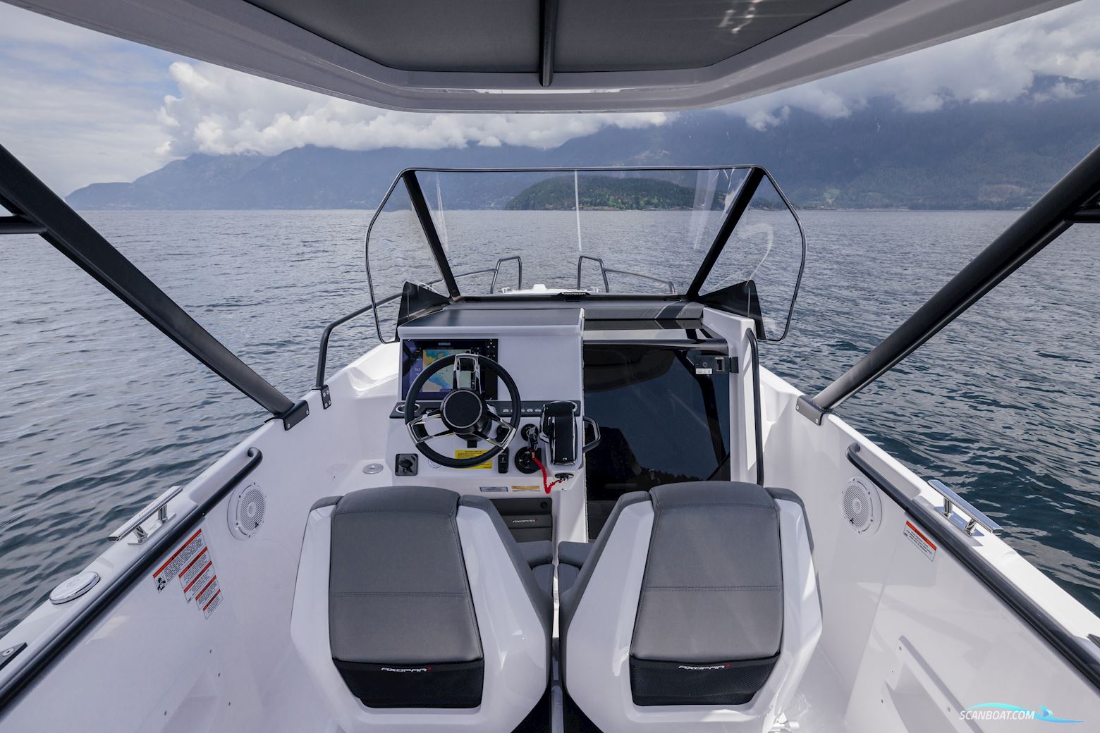 Axopar Yachts 25 Cross Top