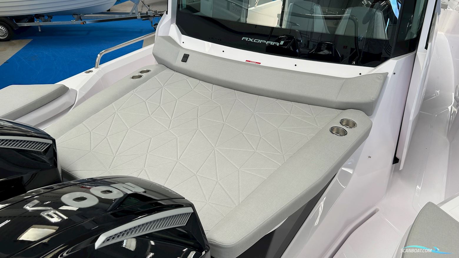 Axopar Yachts 29 XC Cross Cabin