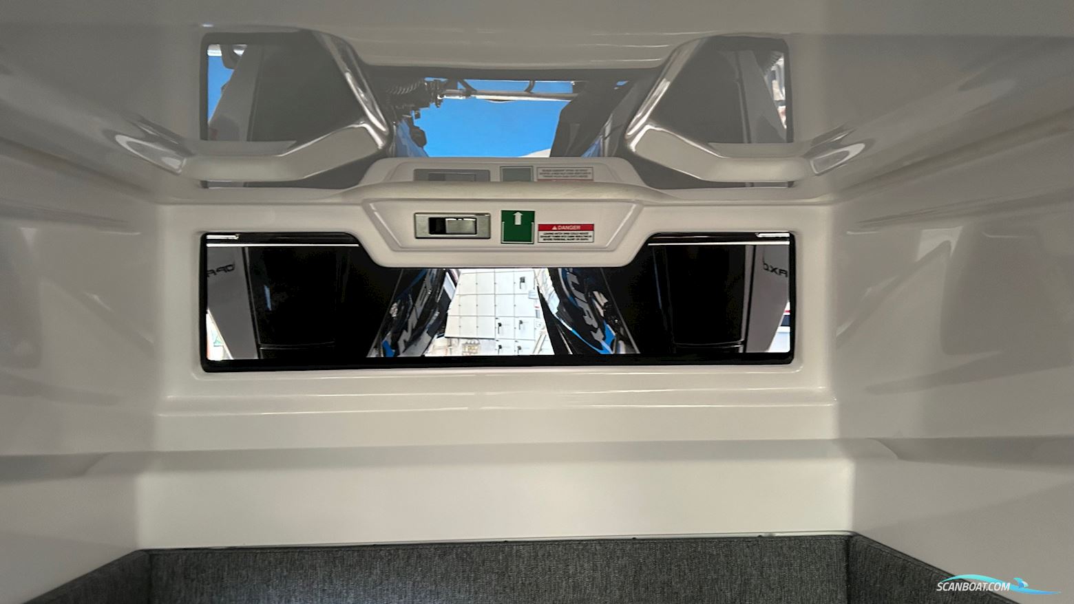 Axopar Yachts 29 XC Cross Cabin