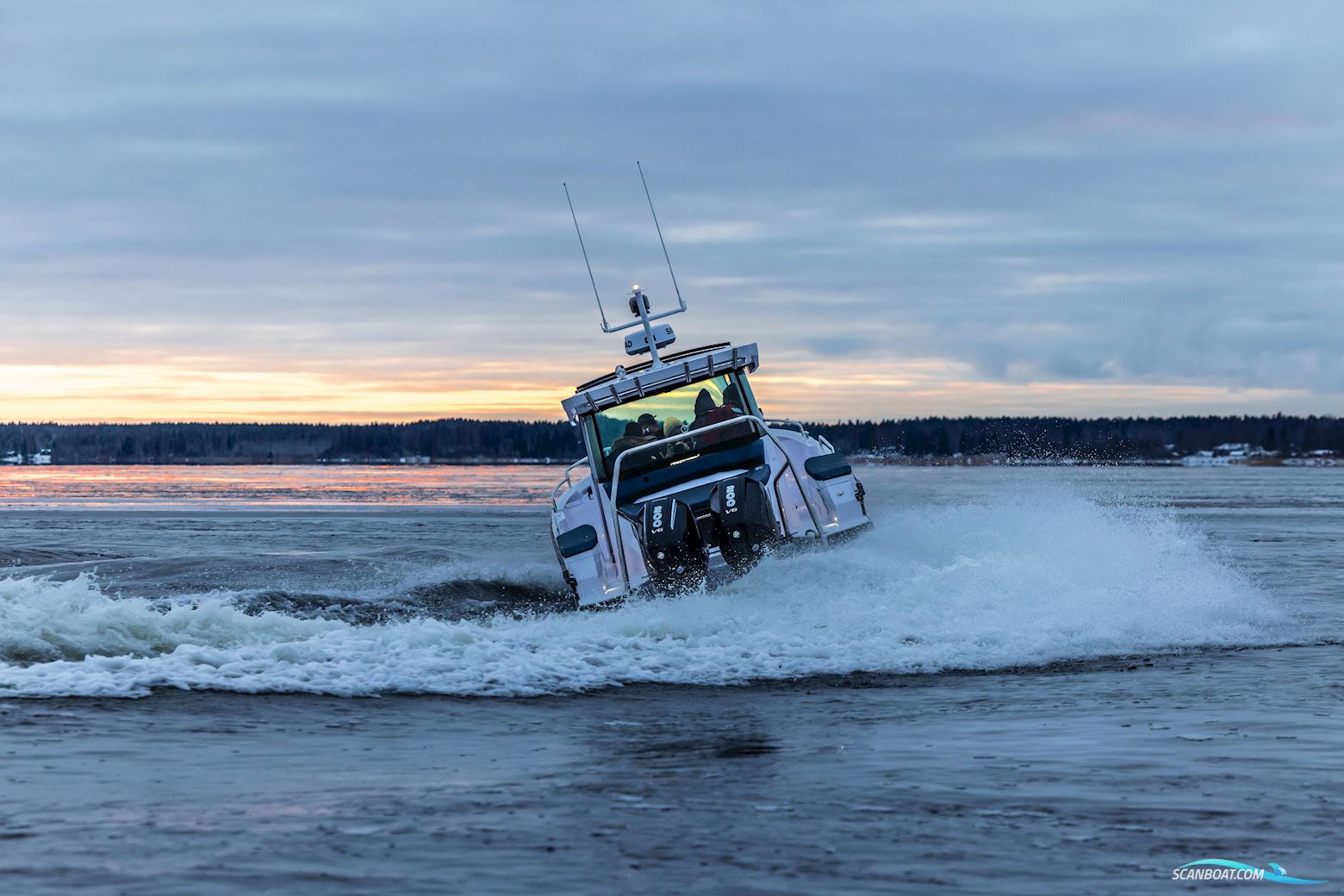 Axopar Yachts 29 XC Cross Cabin