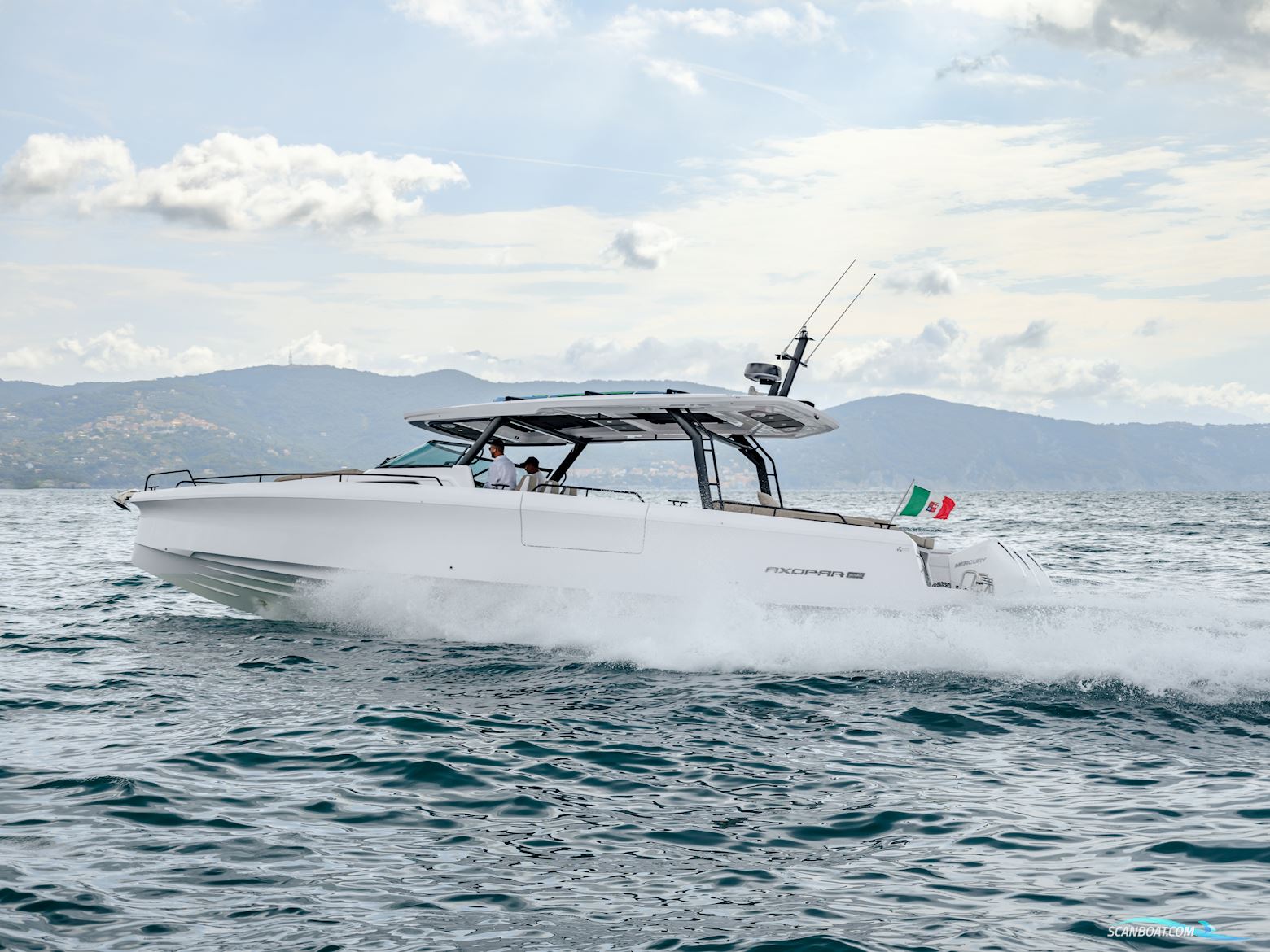 Axopar Yachts 45 Sun-Top