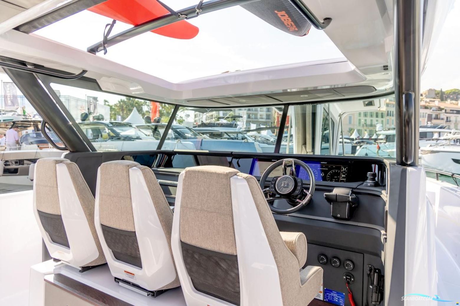 Axopar Yachts 45 Sun-Top