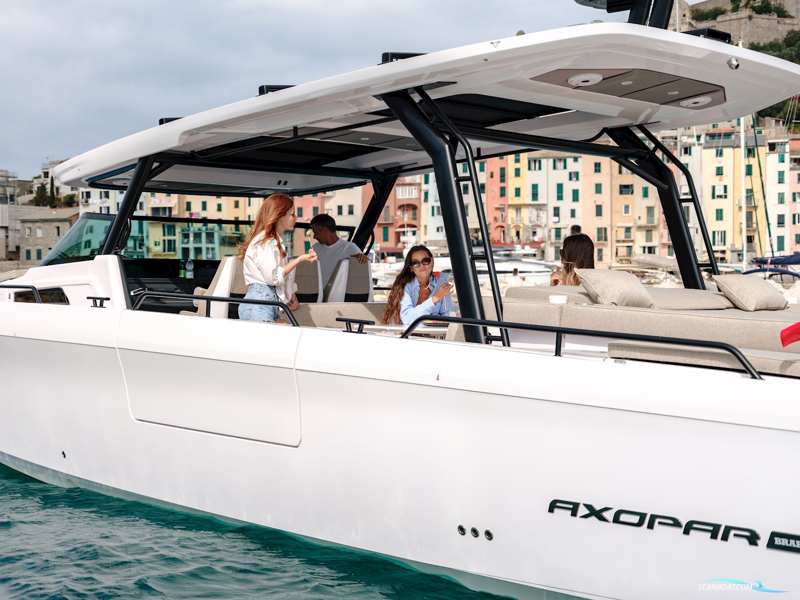 Axopar Yachts 45 Sun-Top