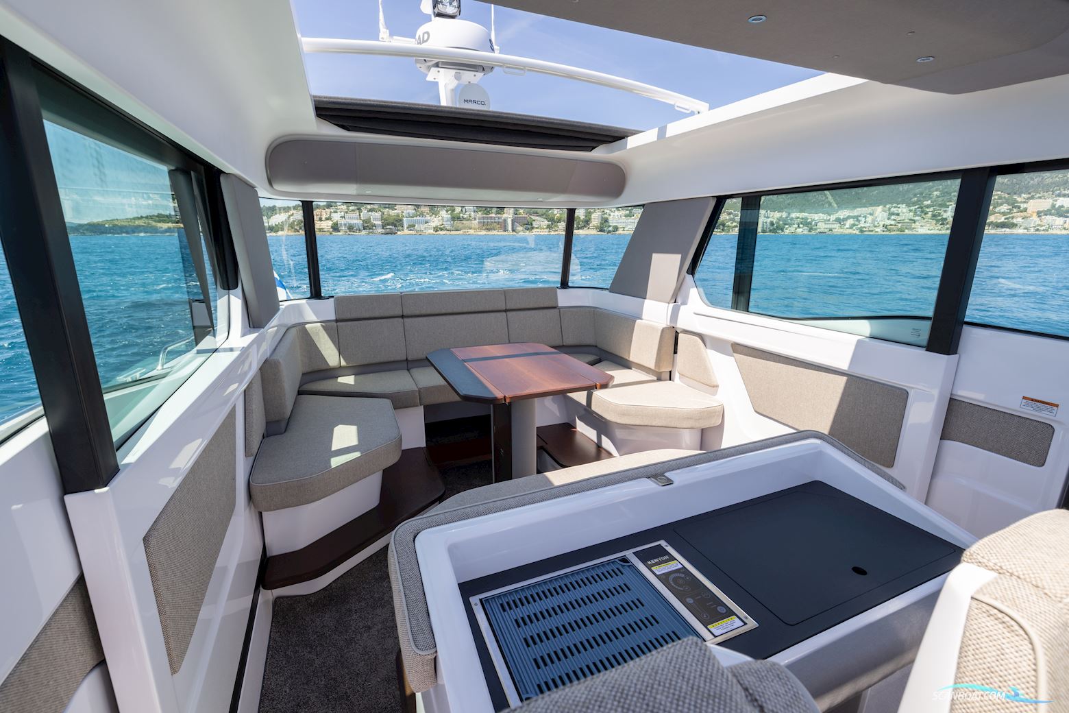 Axopar Yachts 45 XC Cross cabin