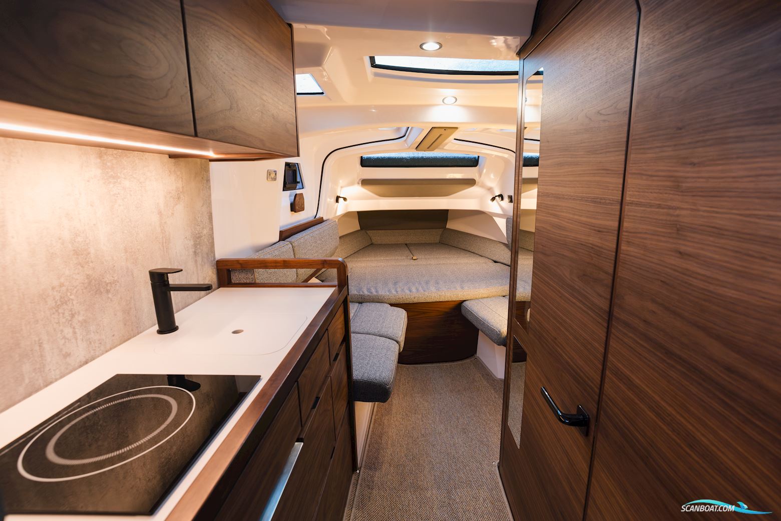Axopar Yachts Axopar 38 XC Cross Cabin