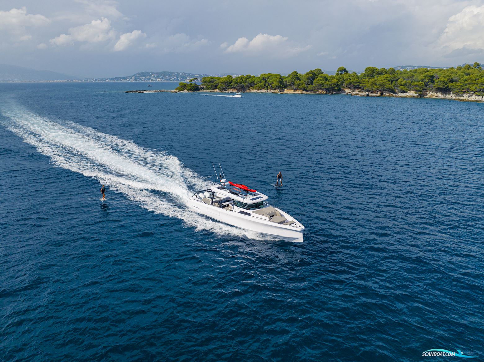 Axopar Yachts Axopar 45 Cross Top Motorboten 2025, met 3 x 300 Mercury Verado motor, Denemarken