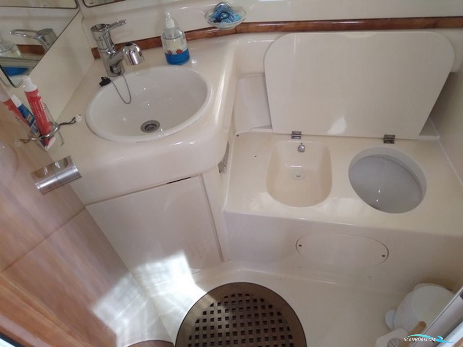 Azimut 40