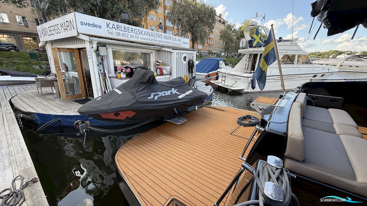 Azimut 43