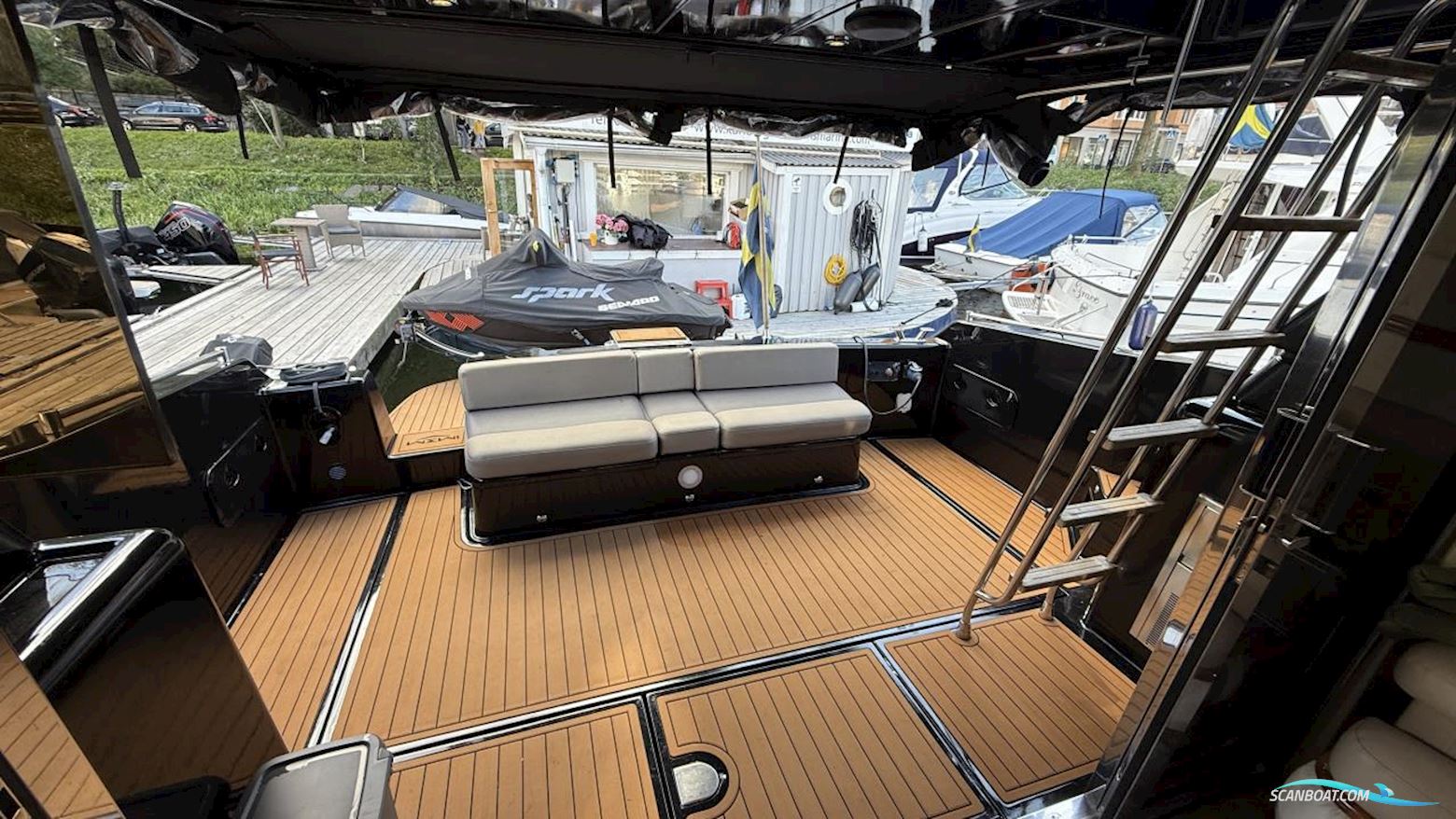 Azimut 43