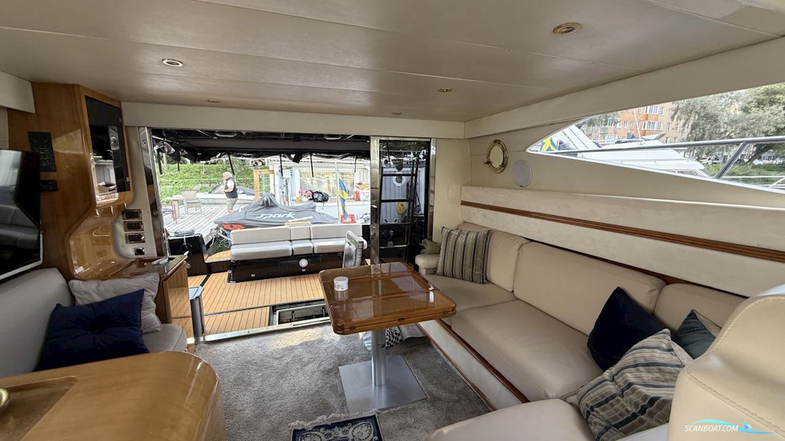 Azimut 43