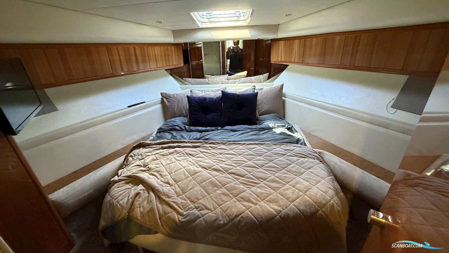 Azimut 43
