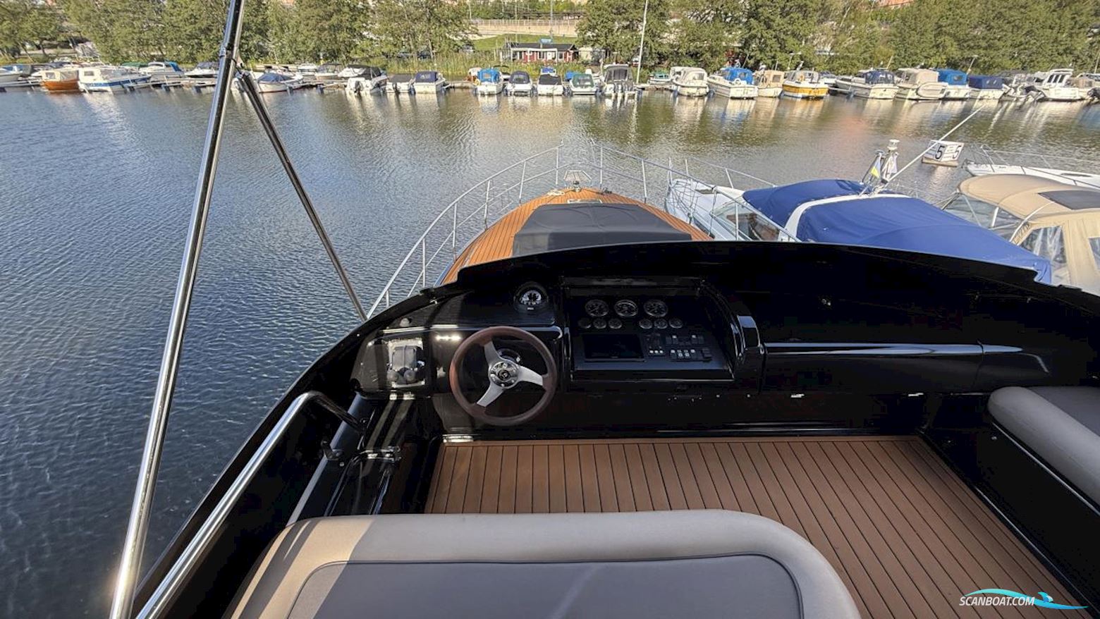 Azimut 43