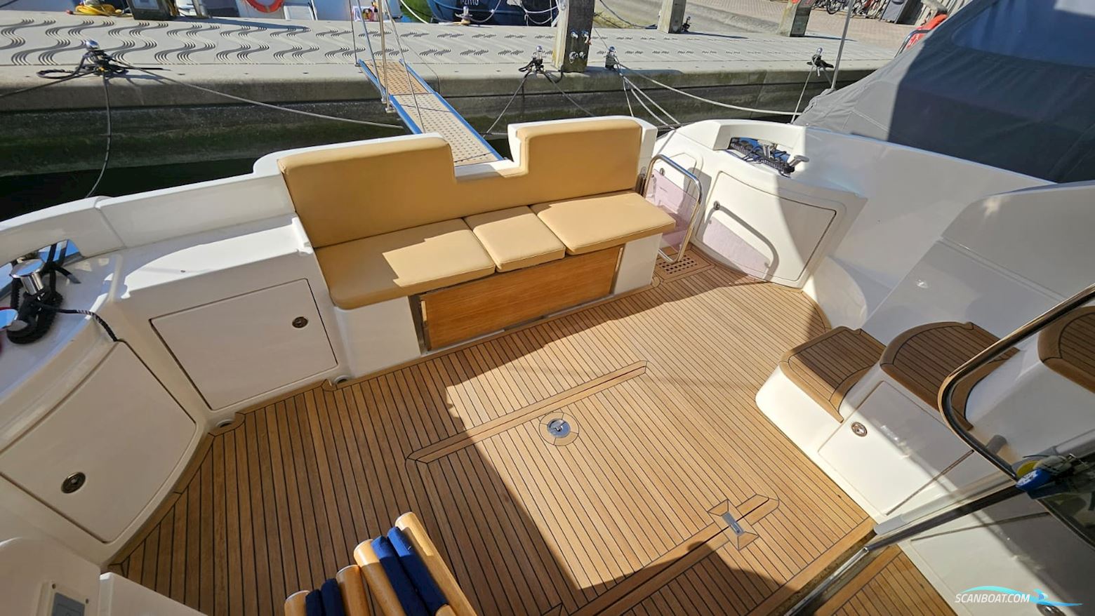 Azimut 43