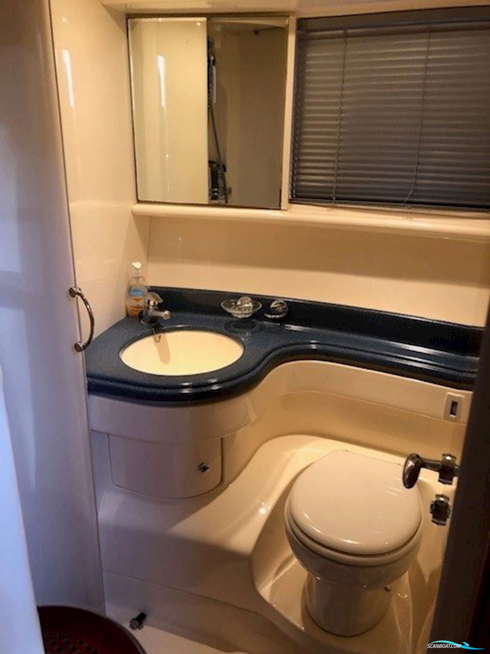 Azimut 46 FLY - 600 STD. - 3 KAB.