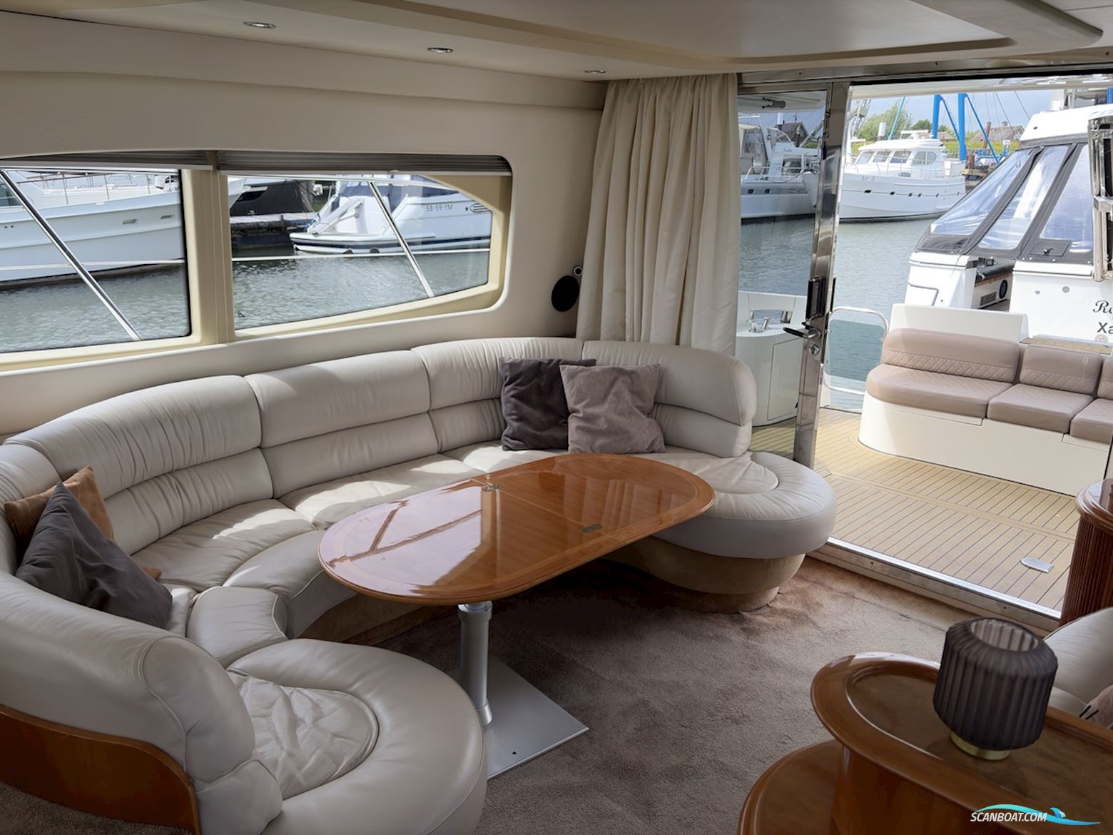 Azimut 46 Fly
