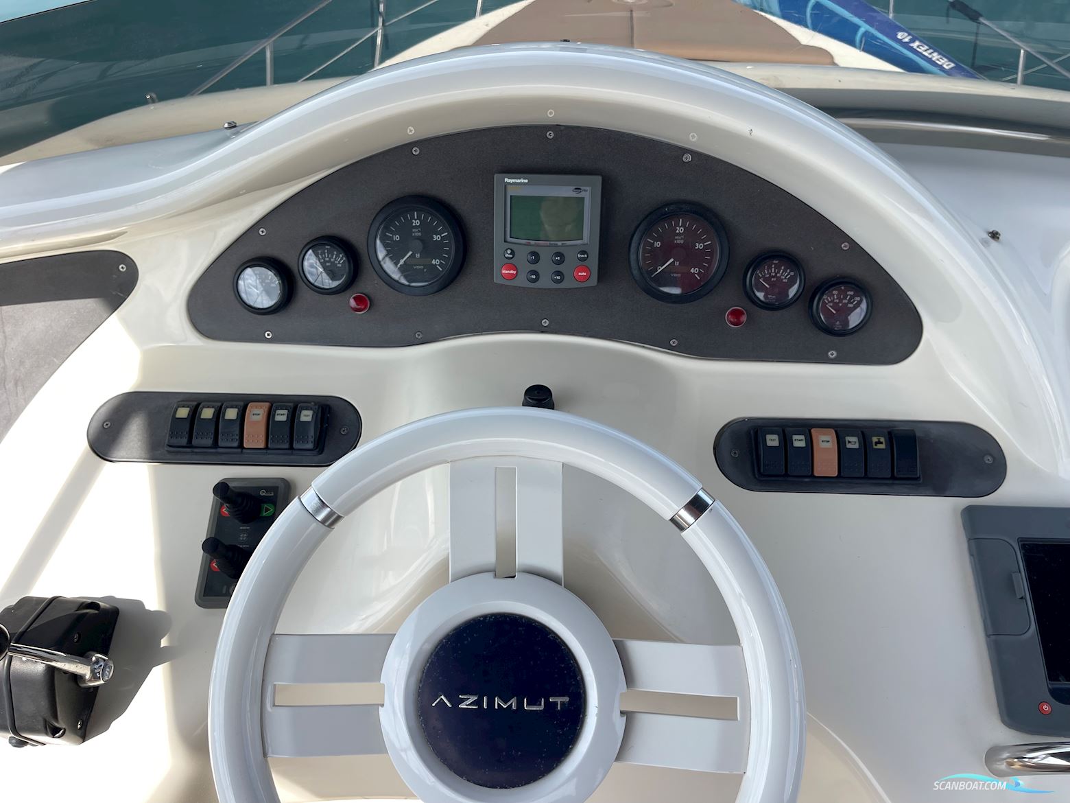 Azimut 46