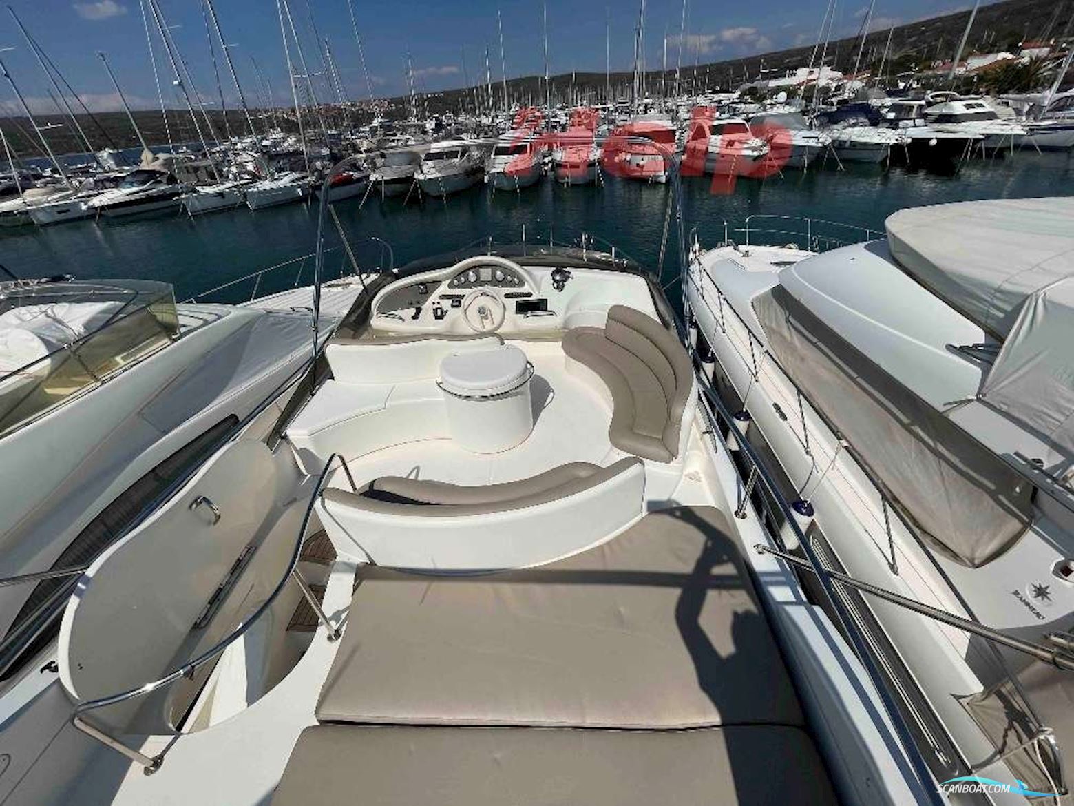 Azimut 46