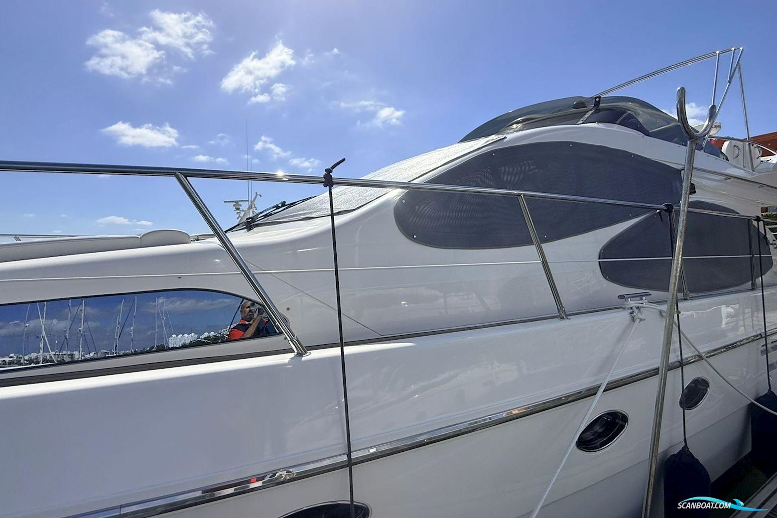 Azimut 46