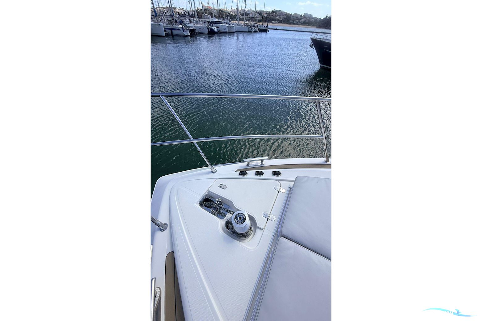 Azimut 46
