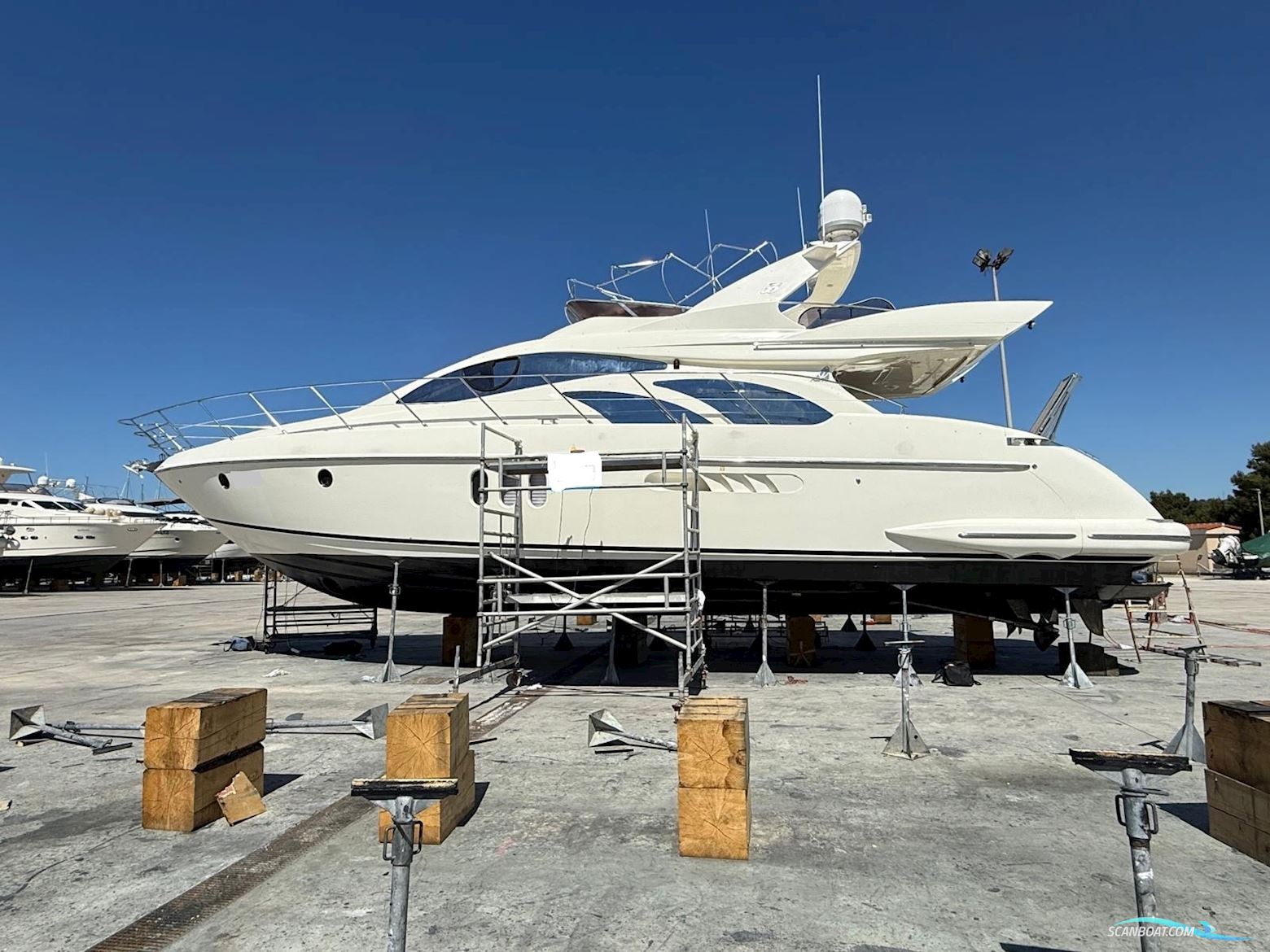 Azimut 55