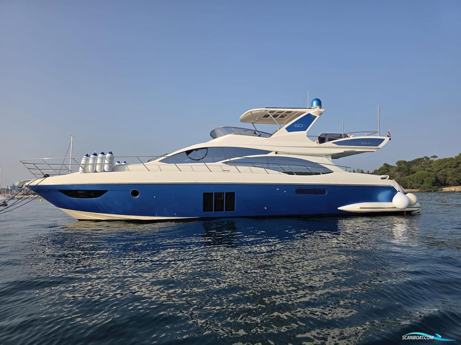 Azimut 58