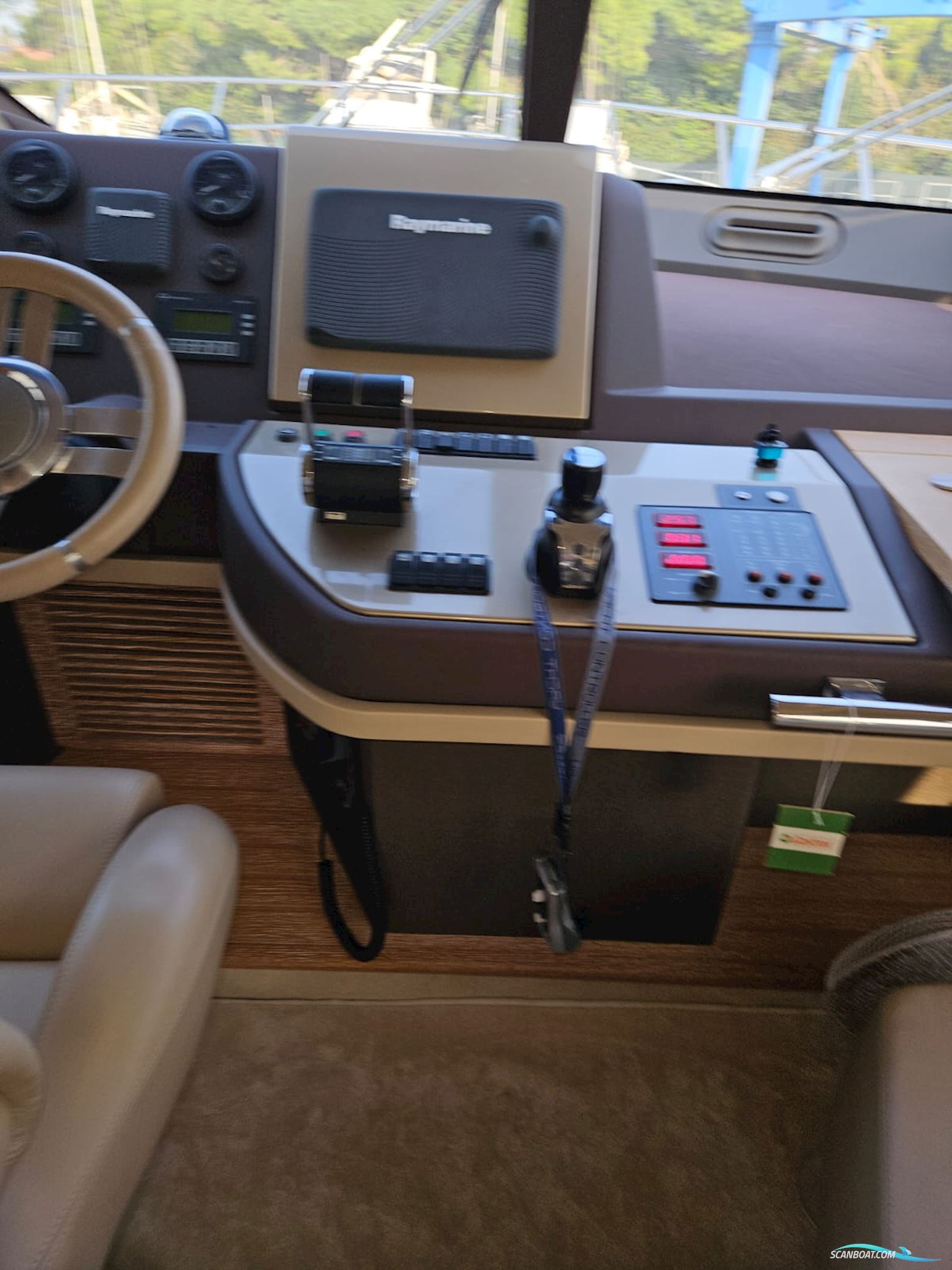 Azimut 60