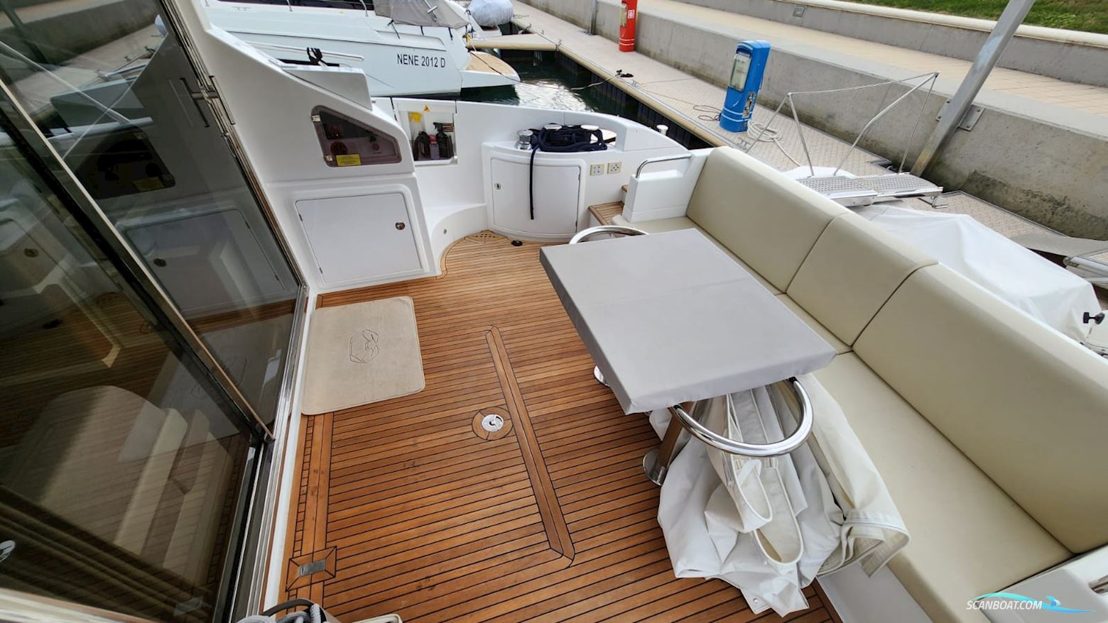 Azimut 60