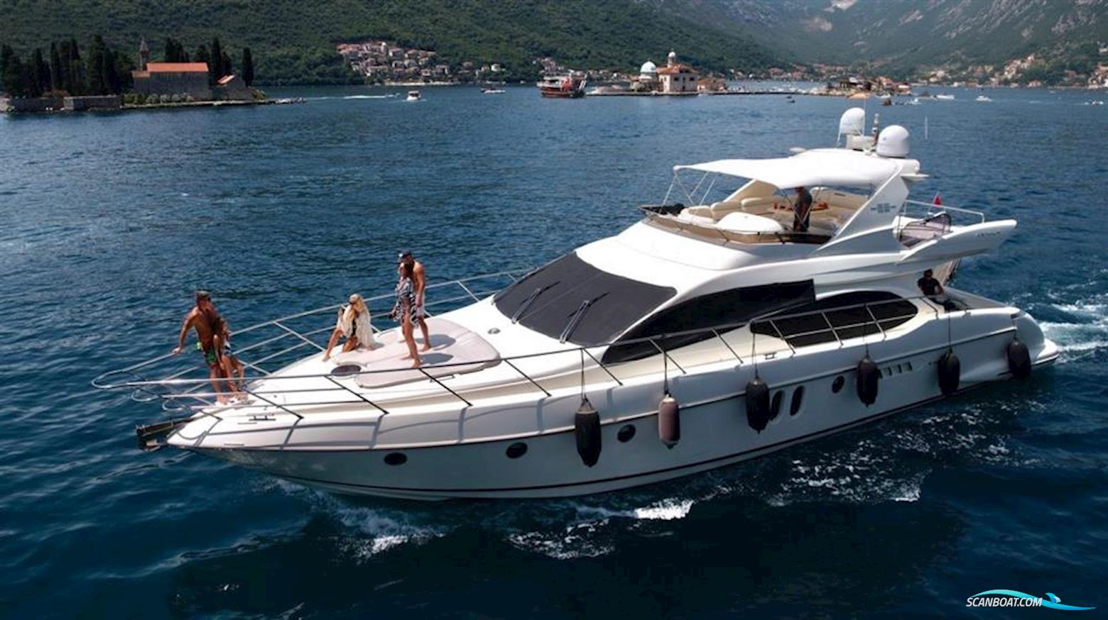 Azimut 62 Evolution Motorboten 2005, met Caterpillar C18 1015Hp x2 motor, Montenegro