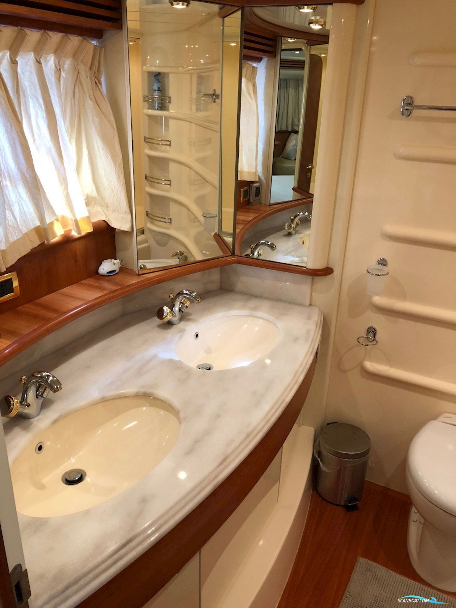 Azimut 68 EVO FLY - BJ. 2008 - 4 KAB.