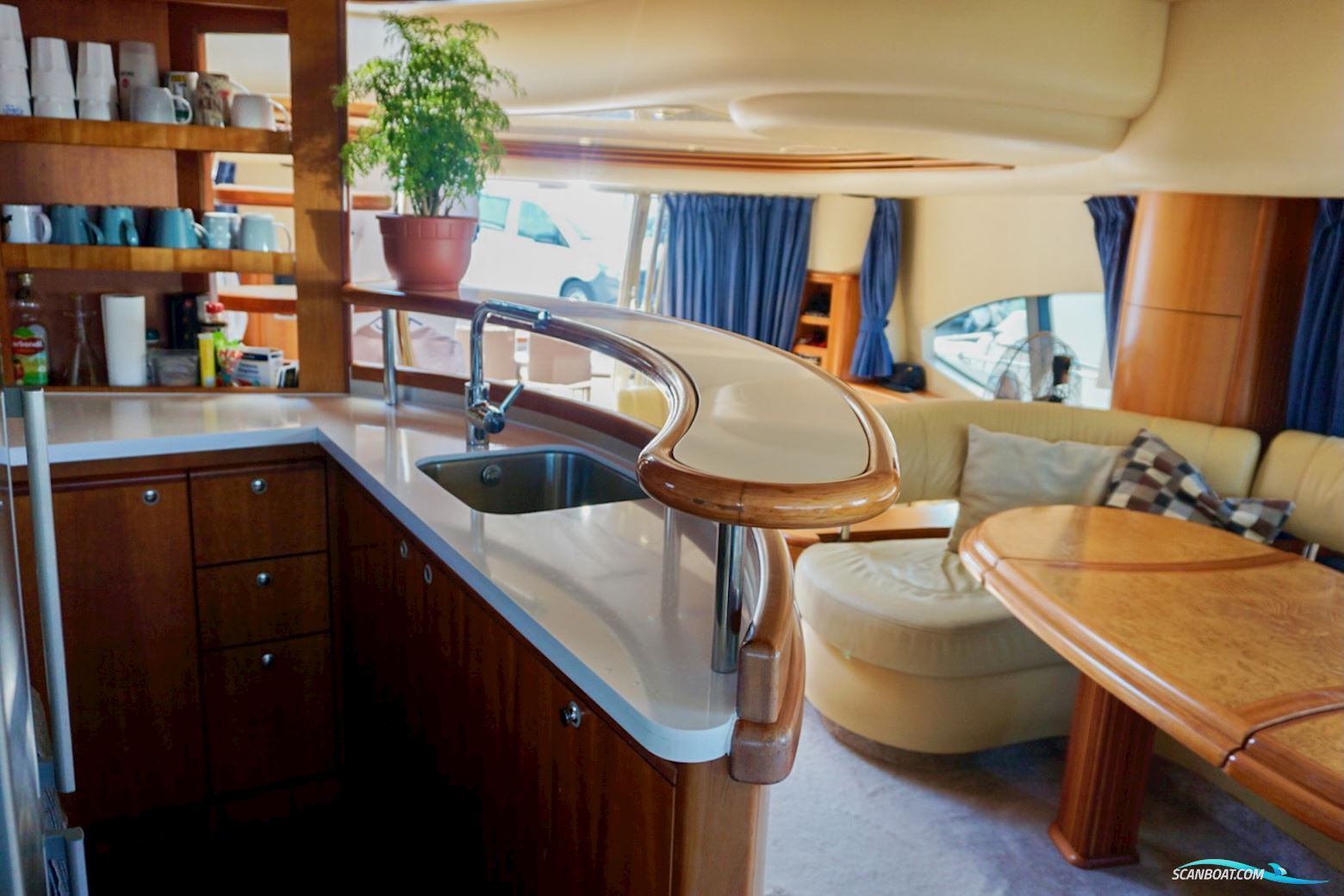 Azimut 68