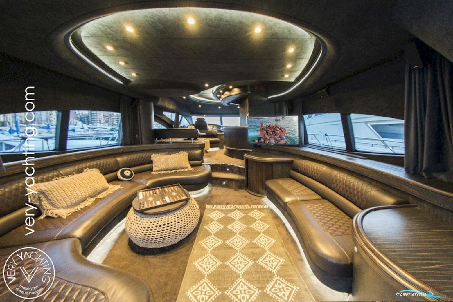 Azimut 68E